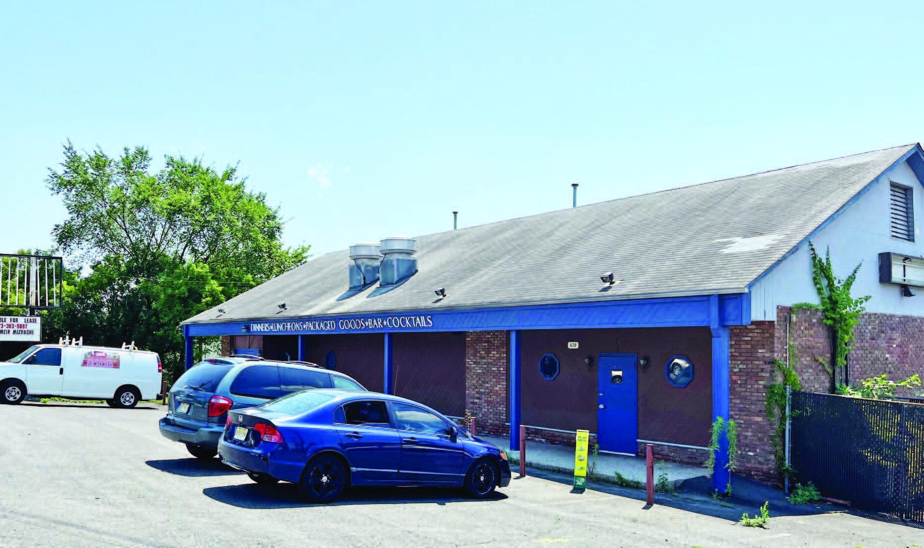 639 W 1St Ave, Roselle, NJ 07203
