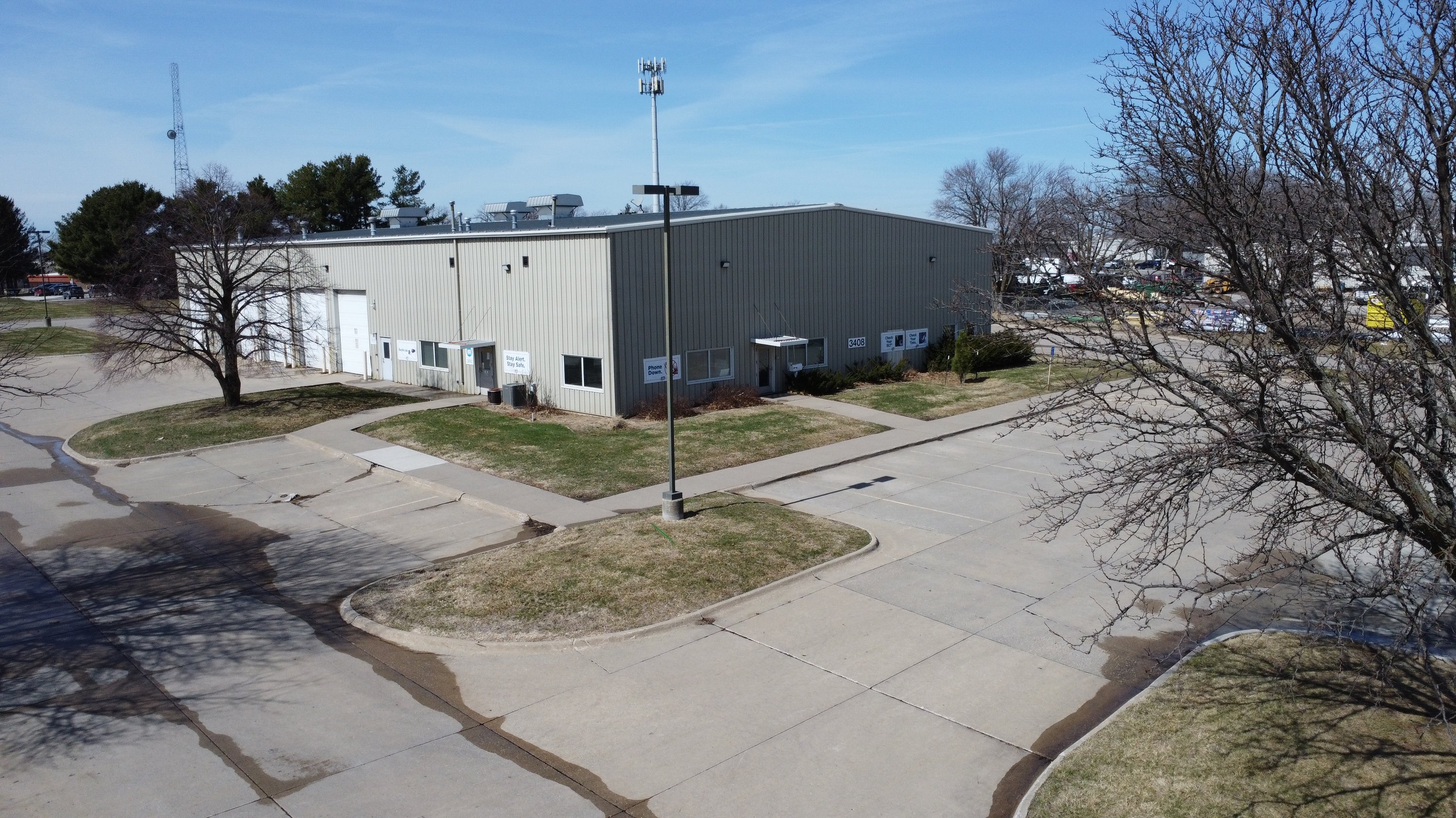 3408 101 St, Urbandale, IA 50322