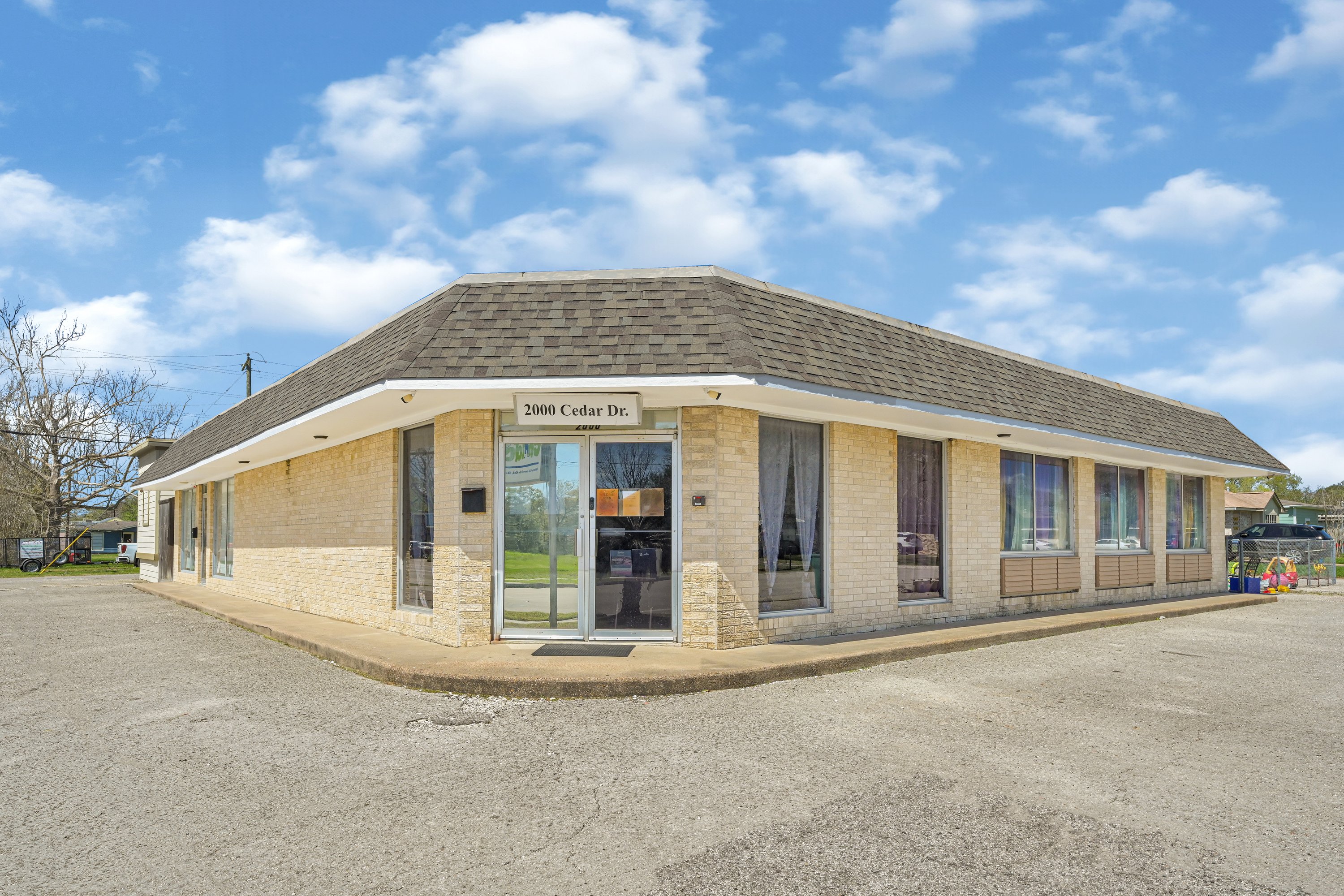 2000 Cedar Dr, La Marque, TX 77568