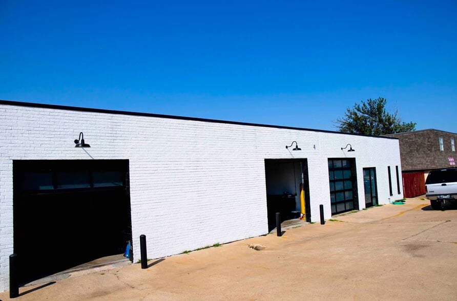 2454 NW Dallas St, Grand Prairie, TX 75050