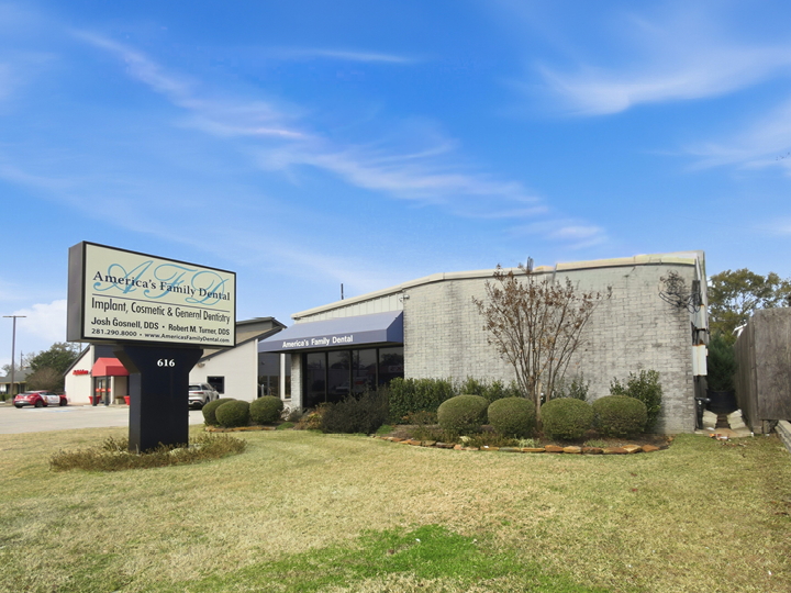 616 W Main St, Tomball, TX 77375