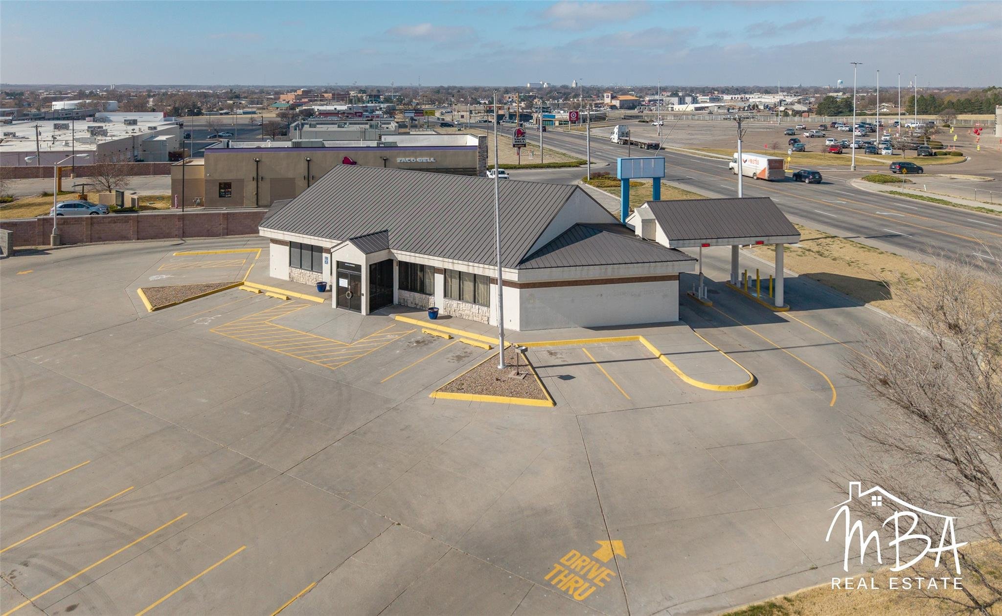 2414 E Kansas Ave, Garden City, KS 67846