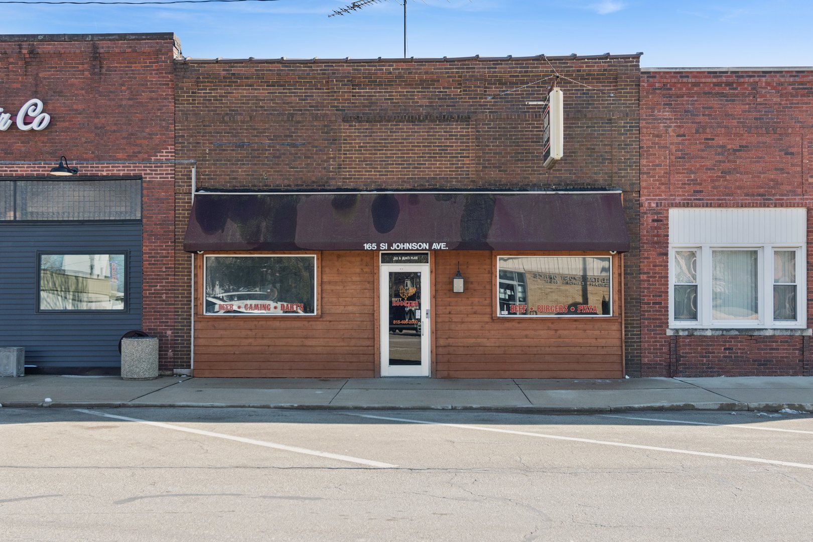 165 W Si Johnson Ave, Sheridan, IL 60551