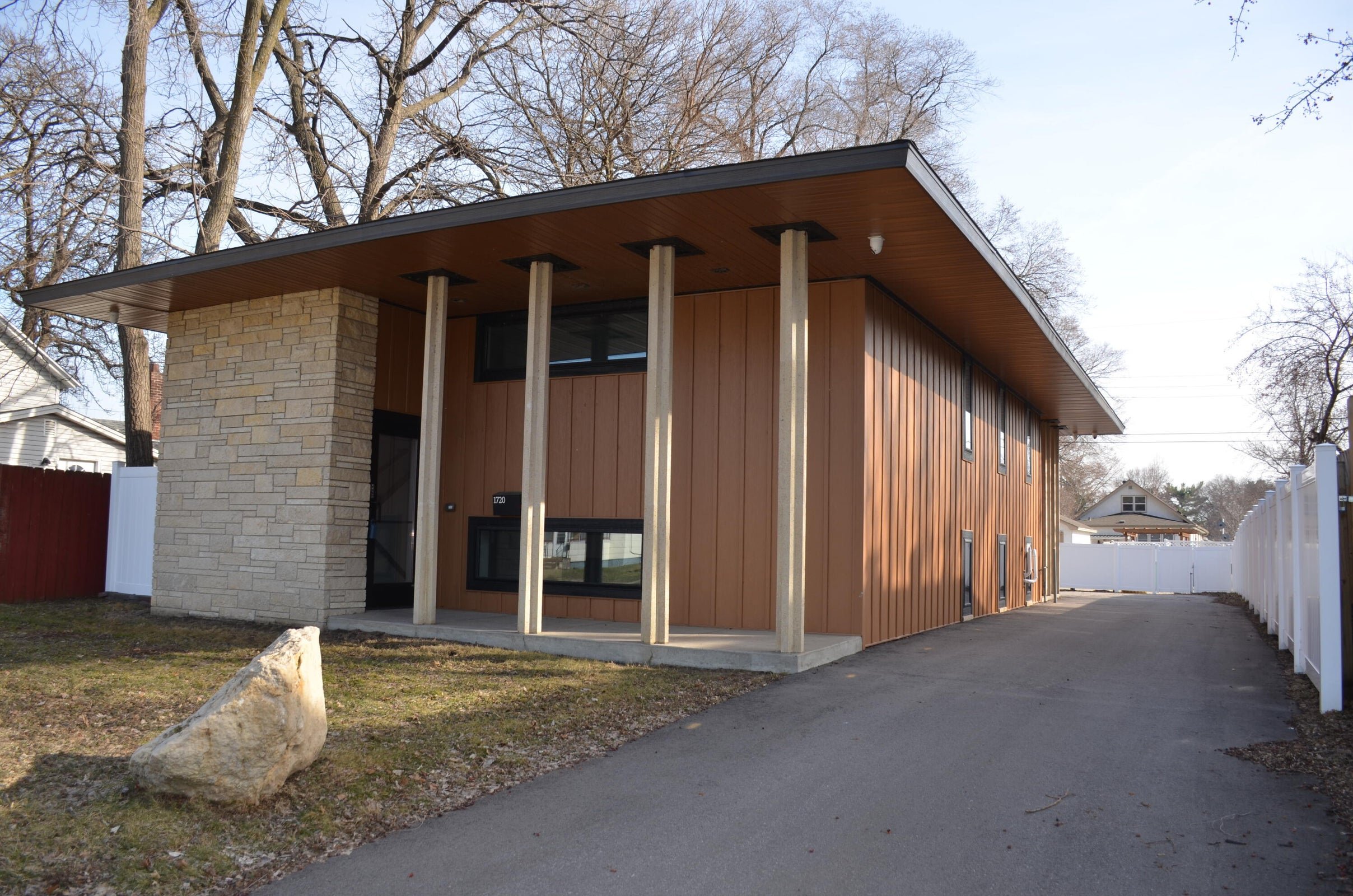 1720 Jackson St, La Crosse, WI 54601