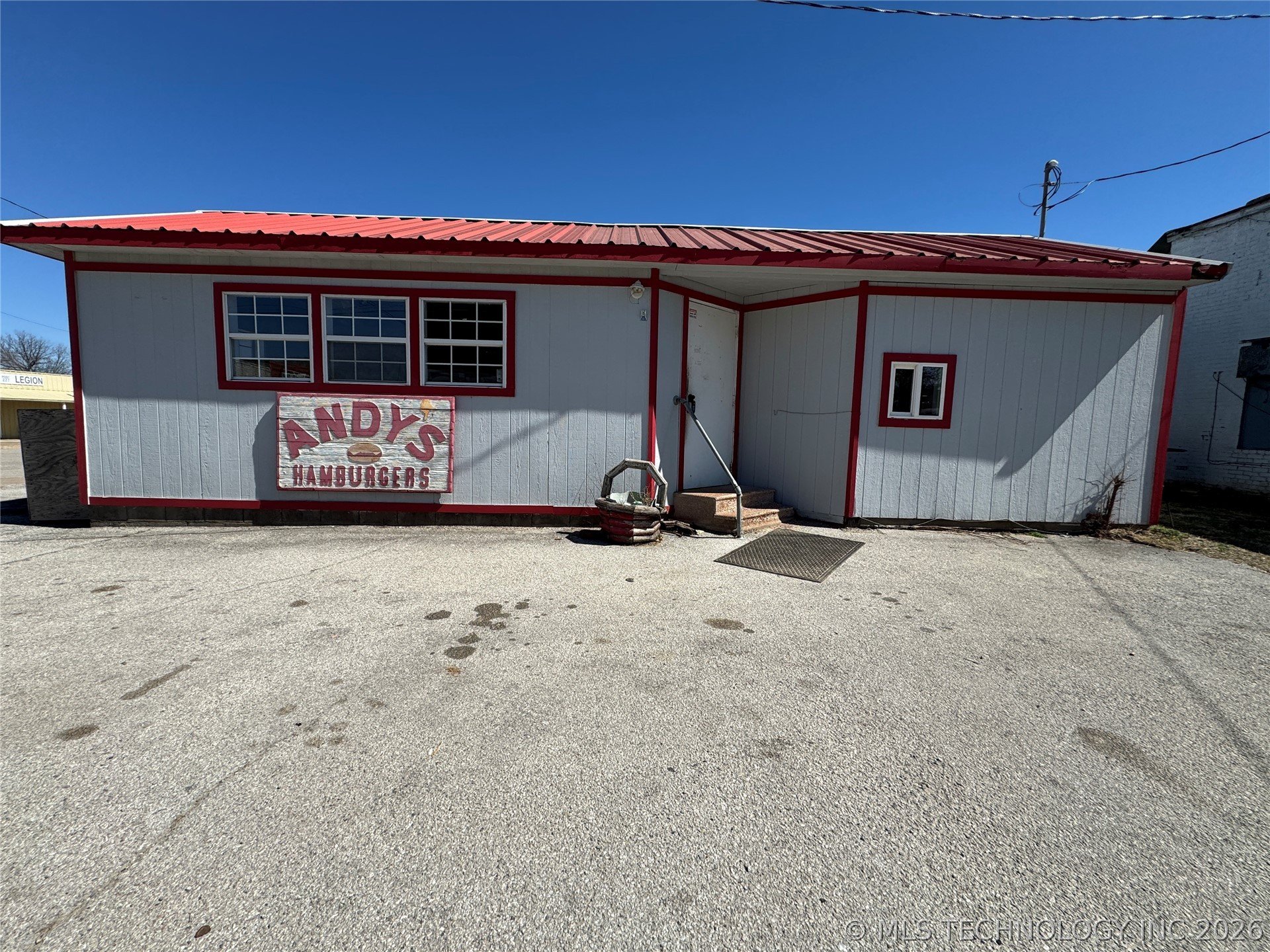 419 W Main St, Barnsdall, OK 74002
