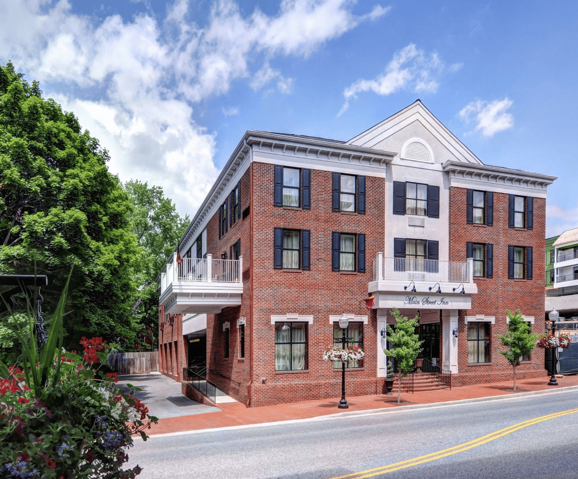 205 S Main St, Blacksburg, VA 24060