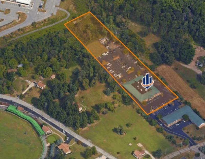 449 Mccormick Rd, Coraopolis, PA 15108