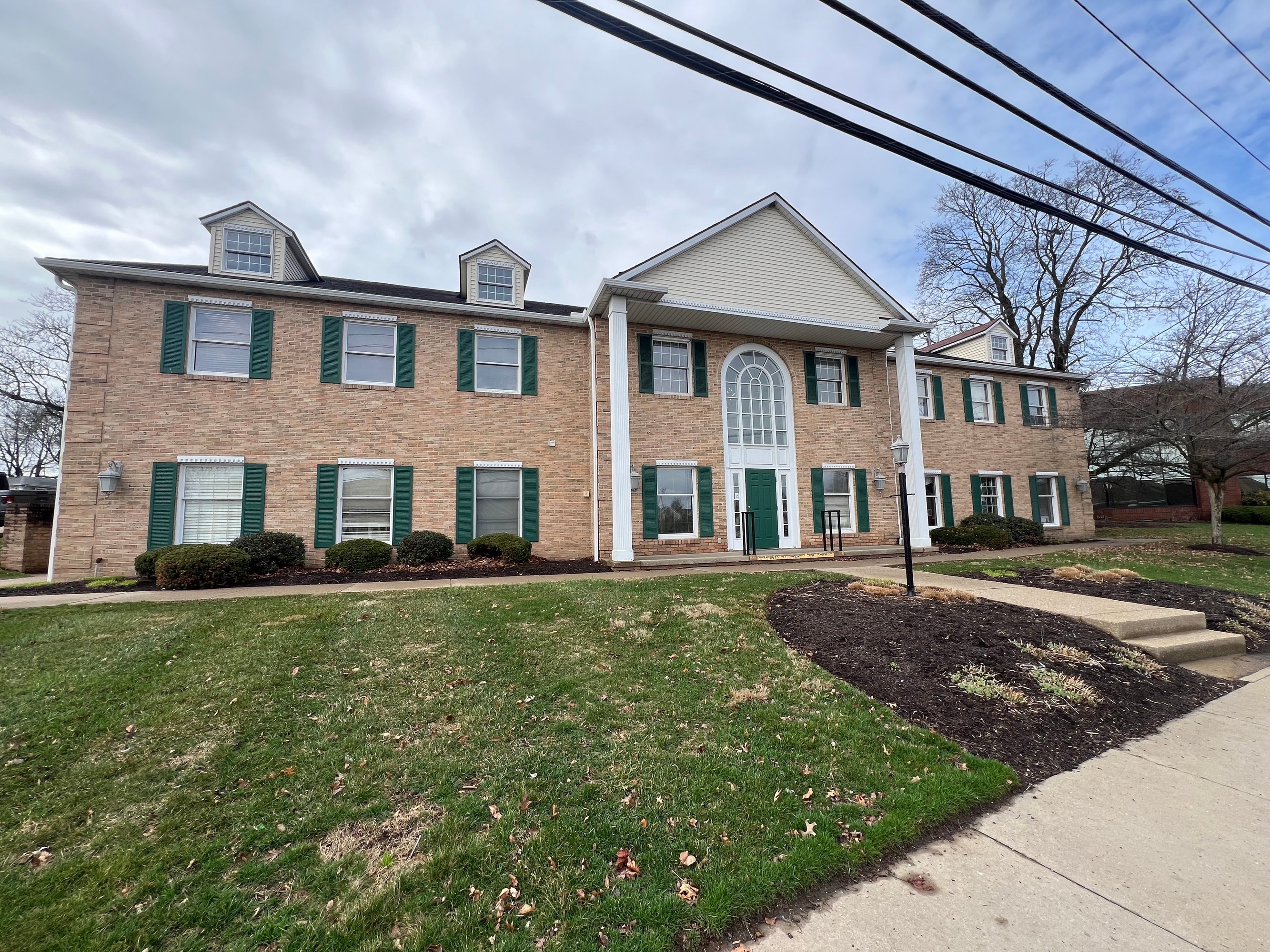 1225 S Main St, North Canton, OH 44720