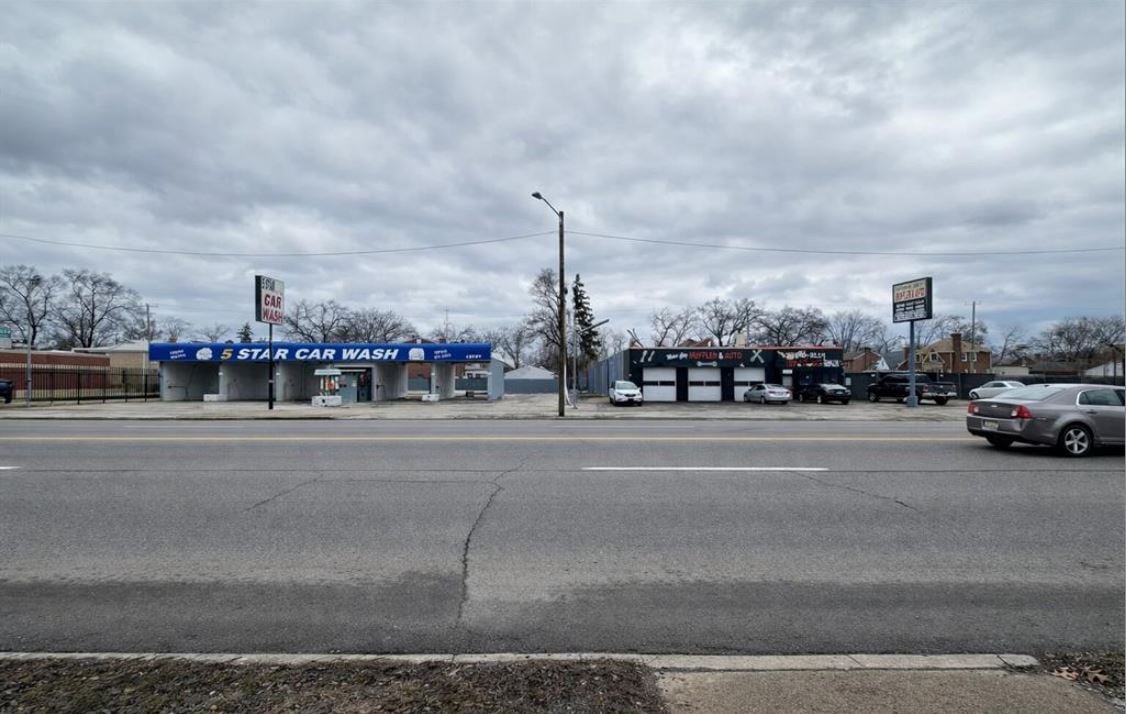 10520 7 Mile Rd W, Detroit, MI 48221