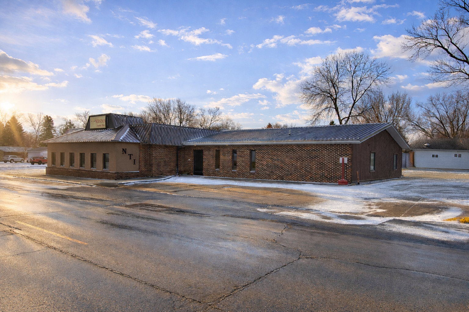 106 E Main St, Lake Mills, IA 50450
