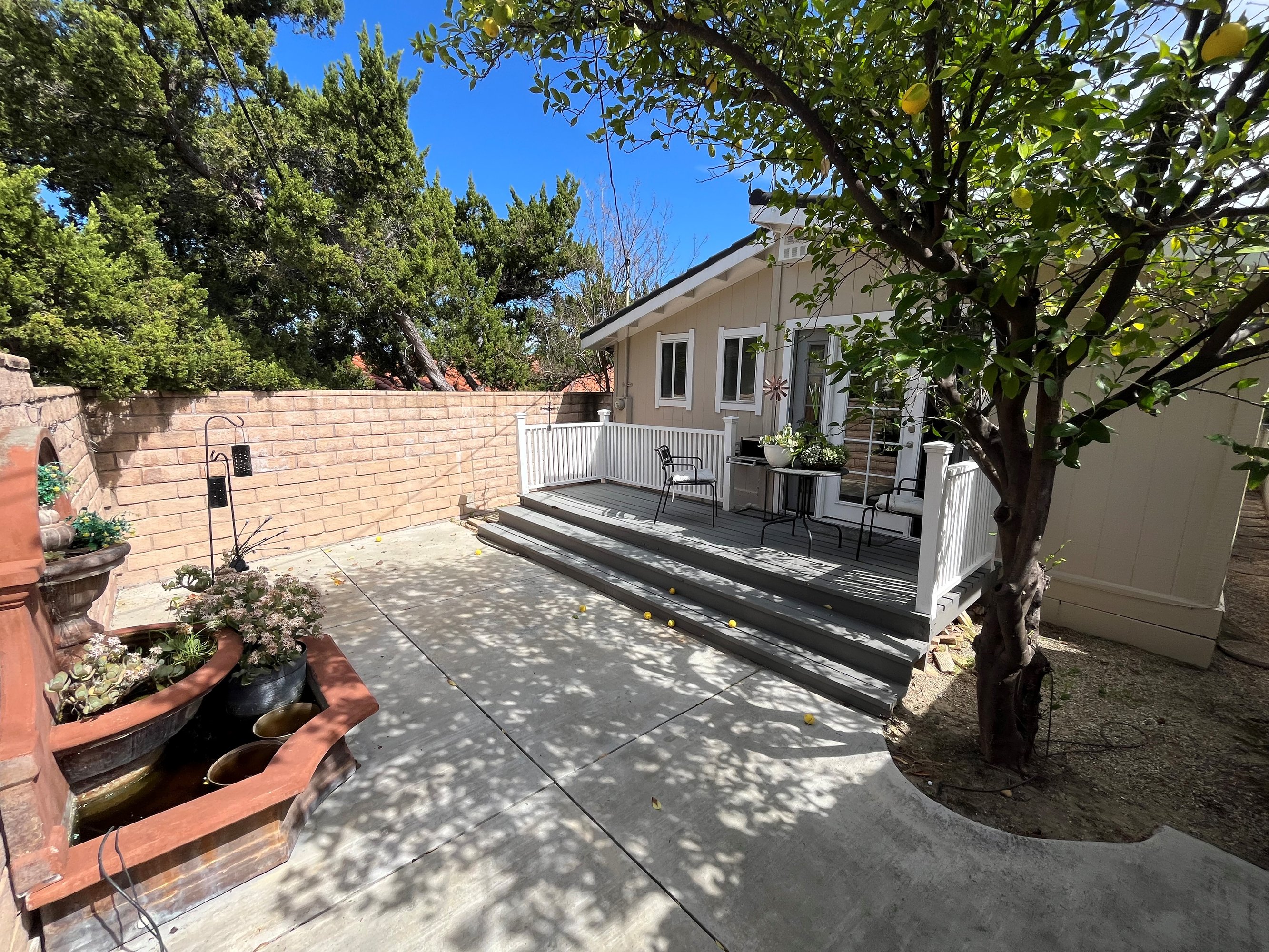 22315 Mulholland Hwy, Calabasas, CA 91302