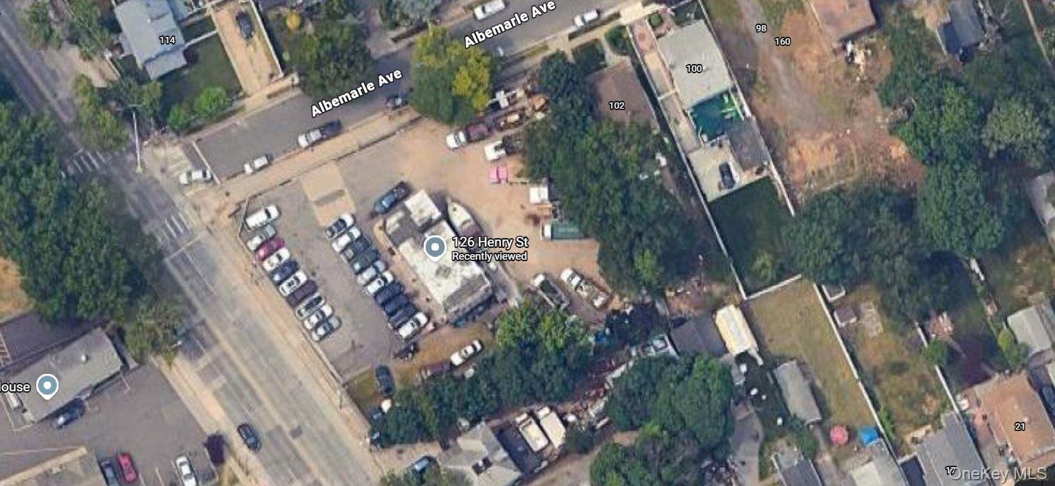 126 Henry St, Hempstead, NY 11550