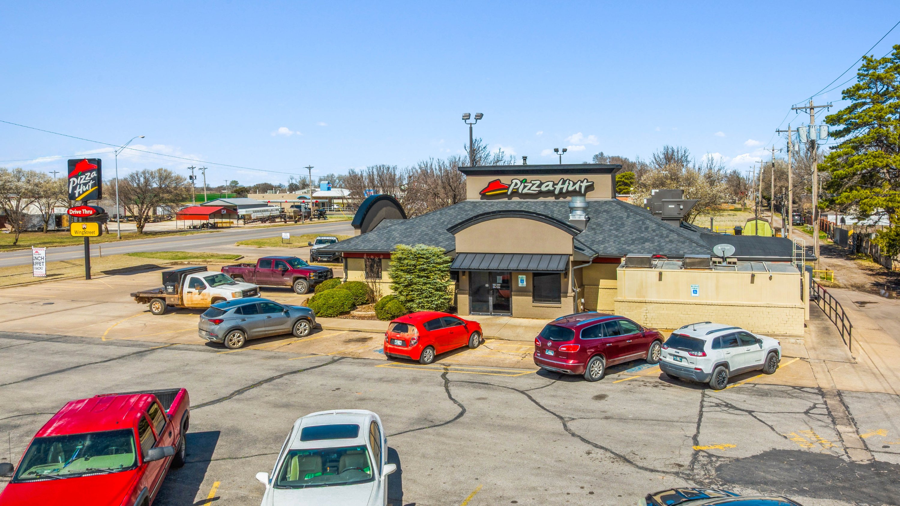 1202 N Main St, Fairview, OK 73737