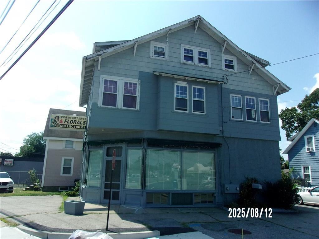1153 Post Rd, Warwick, RI 02888