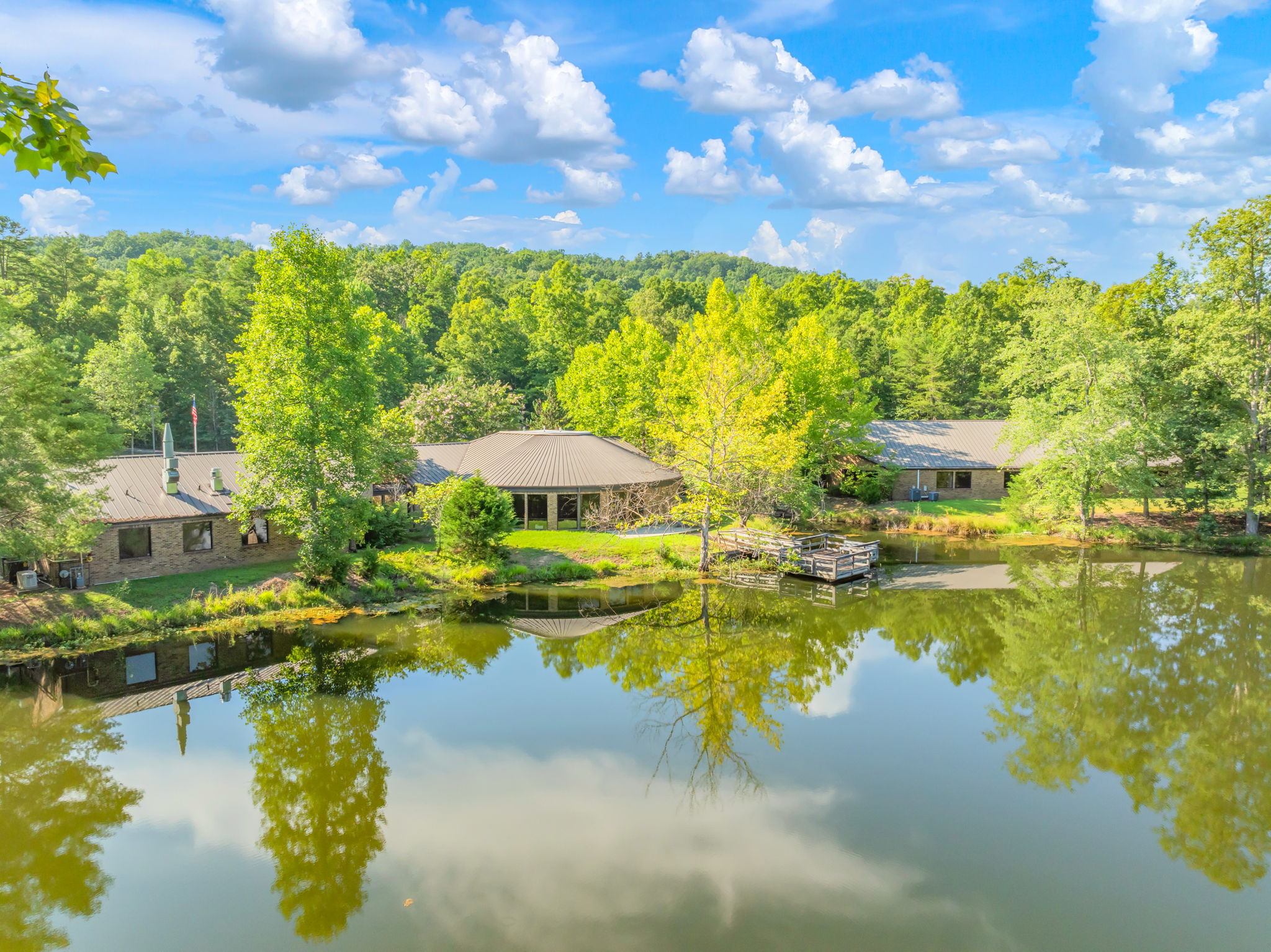 164 Locomotive Dr, Lenoir City, TN 37771