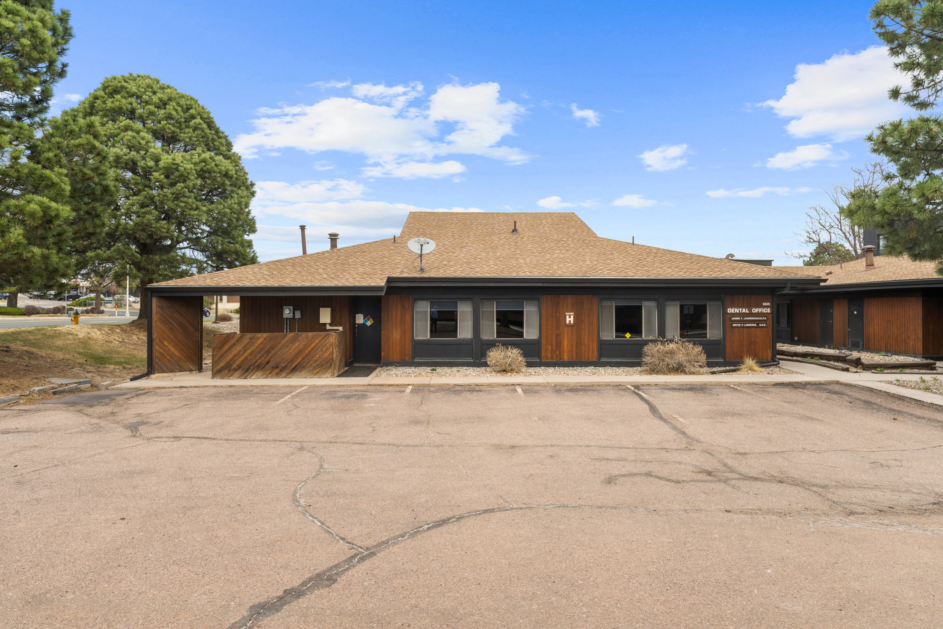 3225 W Carefree Cir, Colorado Springs, CO 80917