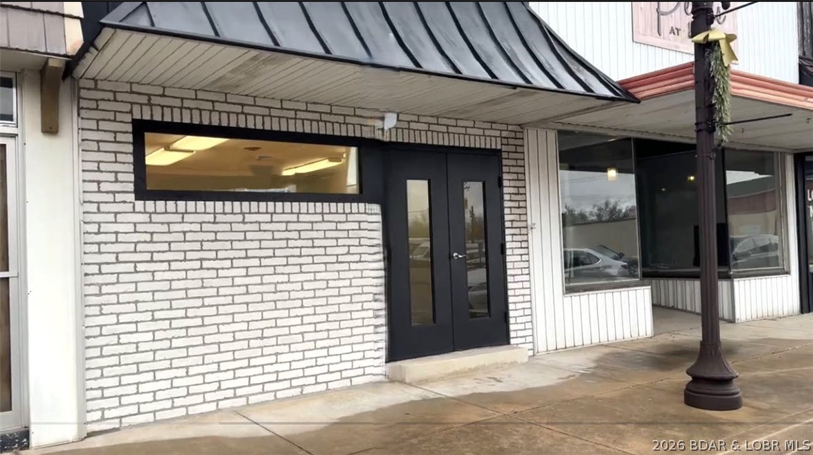 11 Maple St, Eldon, MO 65026