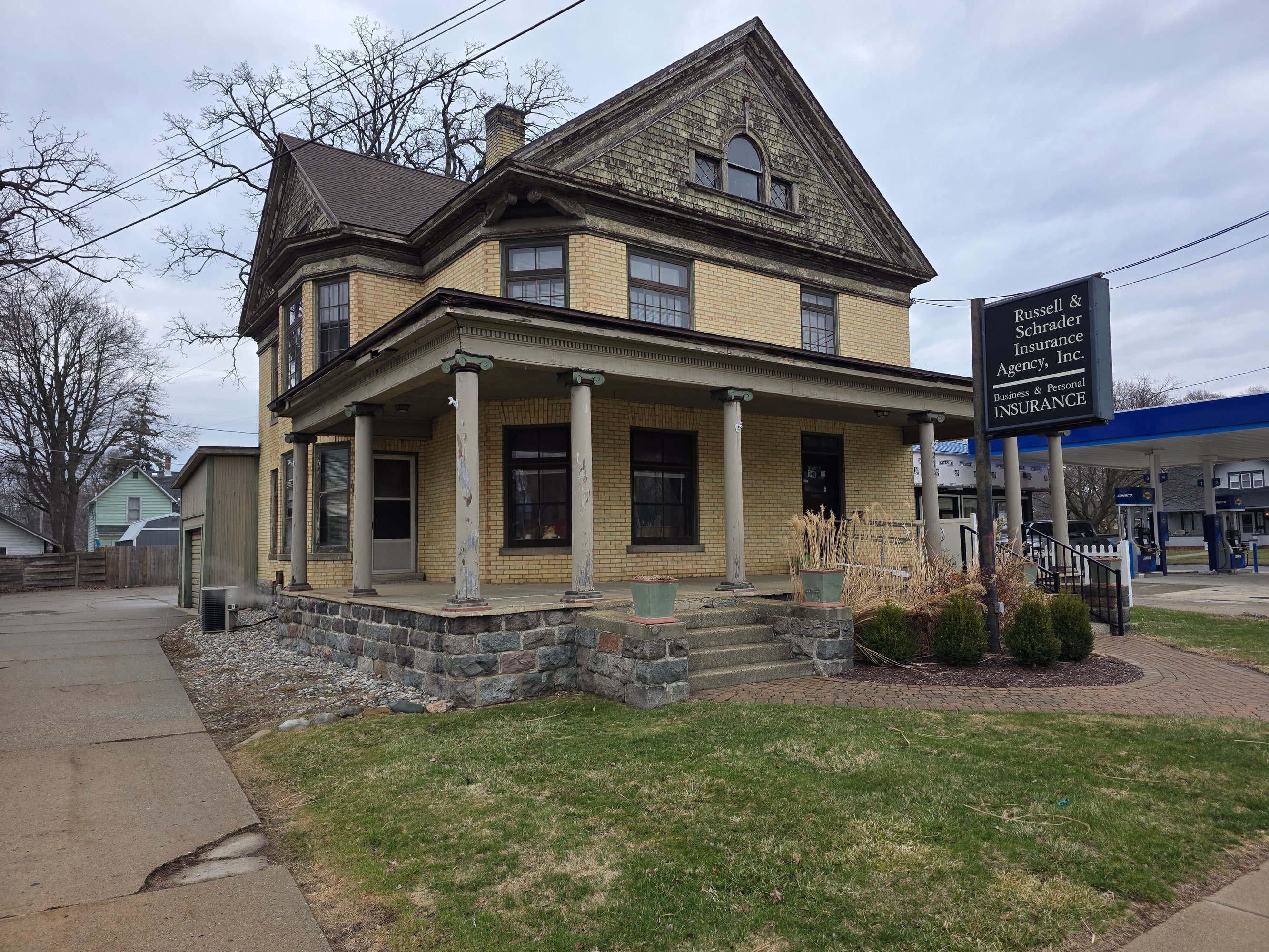 219 E Lawrence Ave, Charlotte, MI 48813
