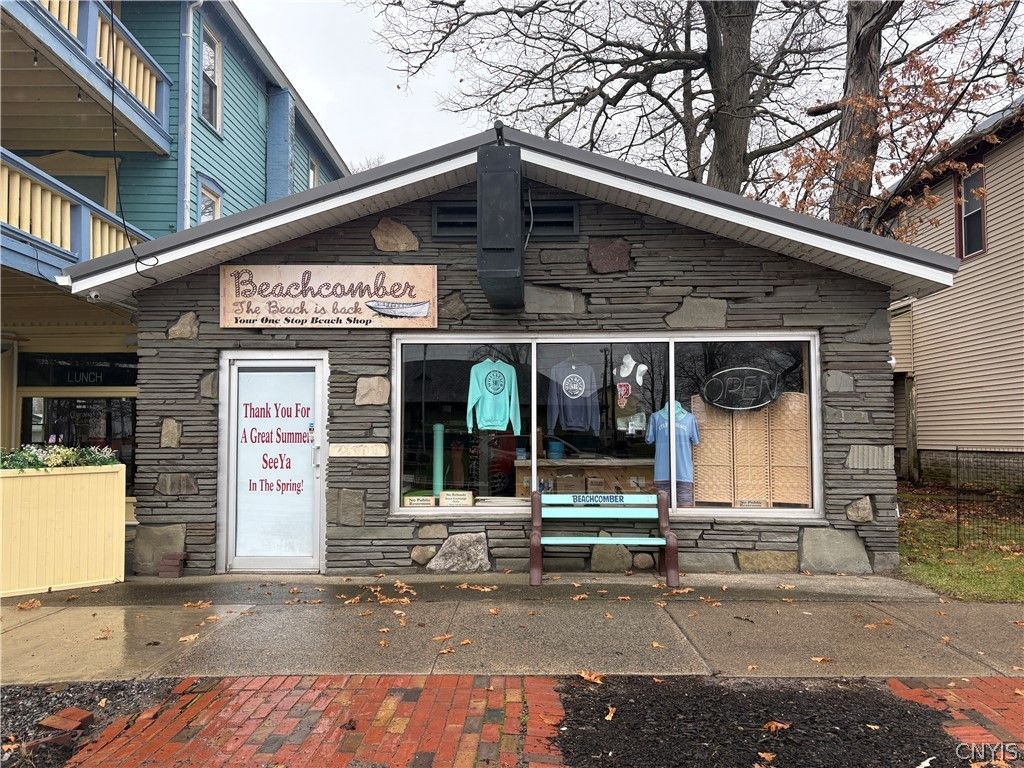 512 Main St, Sylvan Beach, NY 13157