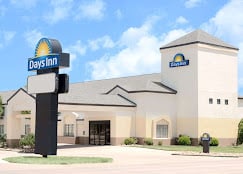 405 E Pancake Blvd, Liberal, KS 67901