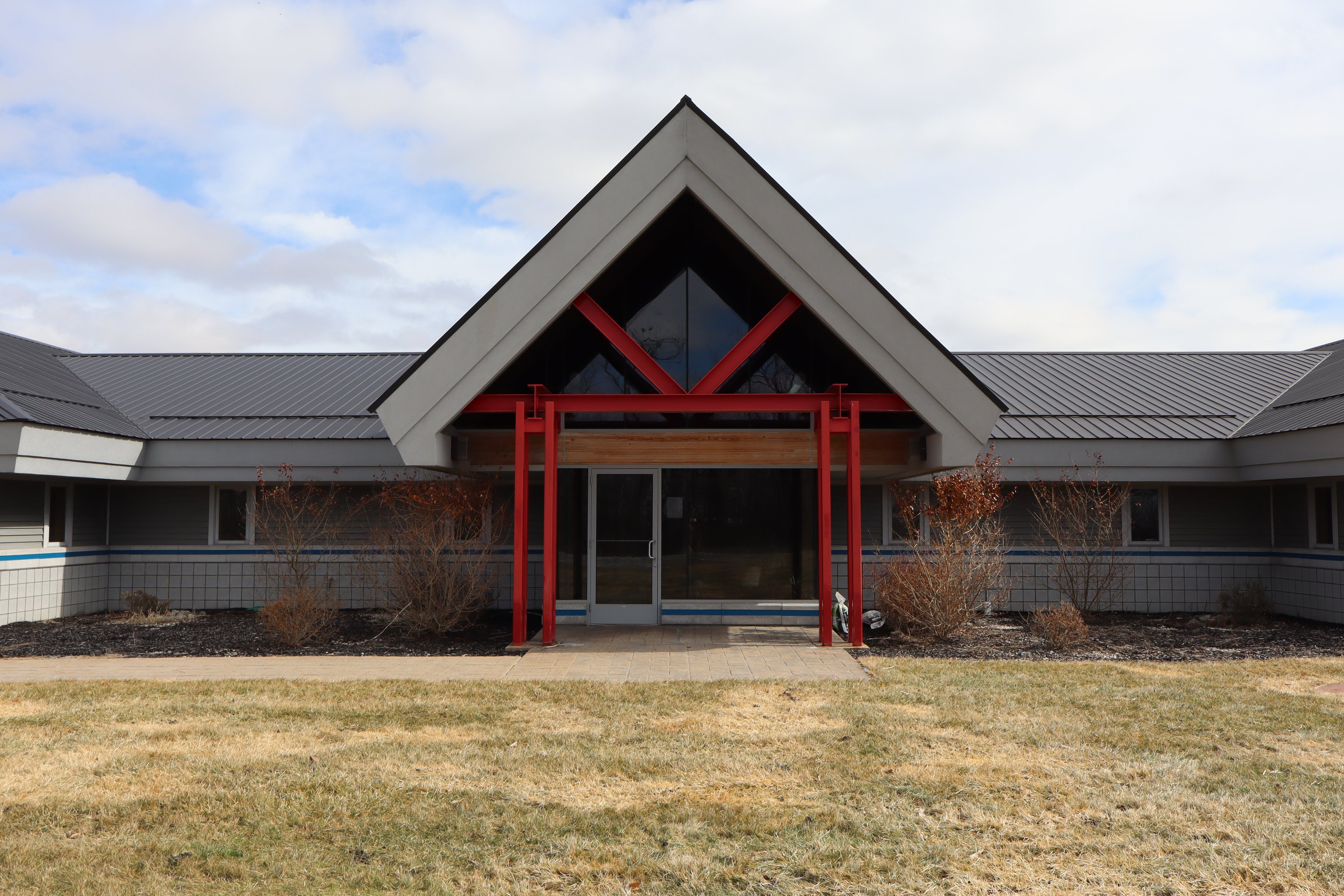 4055 S Saginaw Rd, Midland, MI 48640