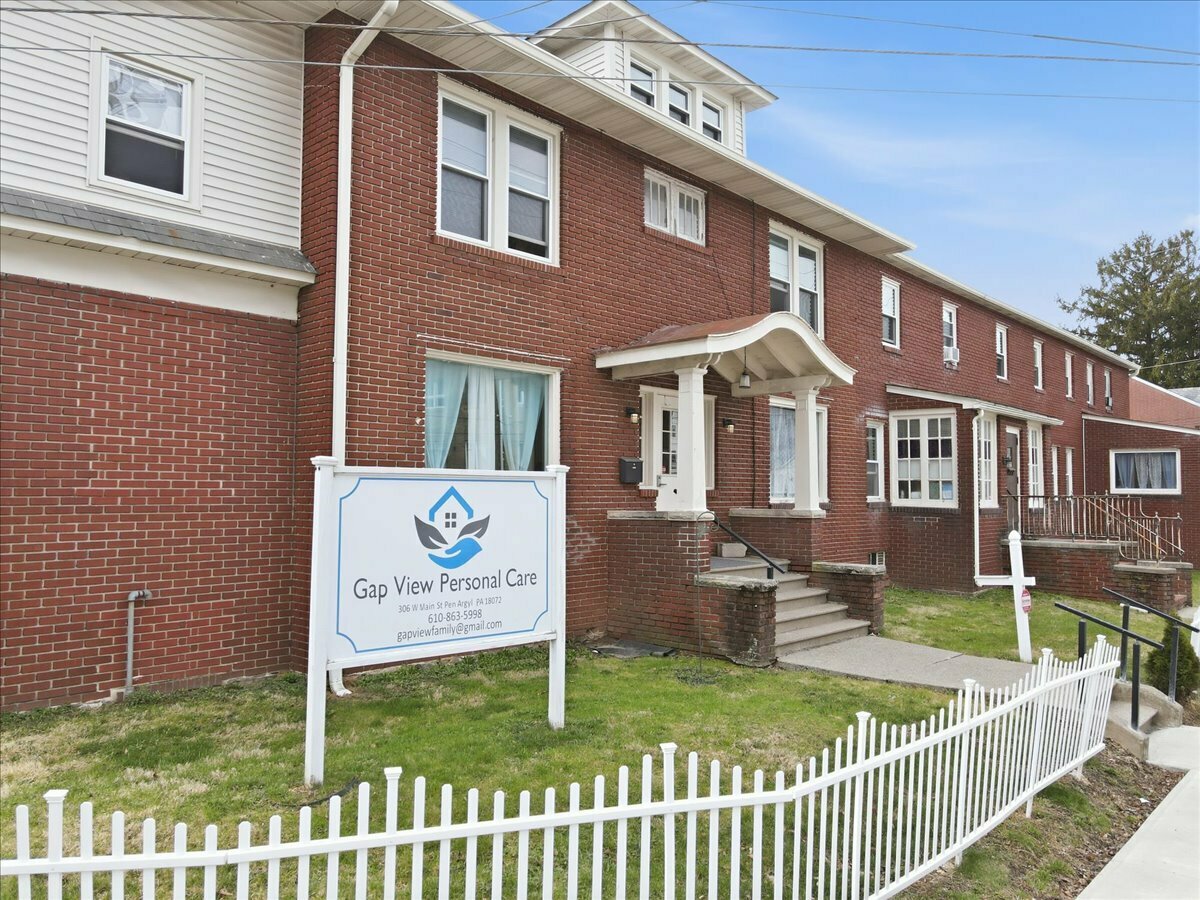 306 W Main St, Pen Argyl, PA 18072