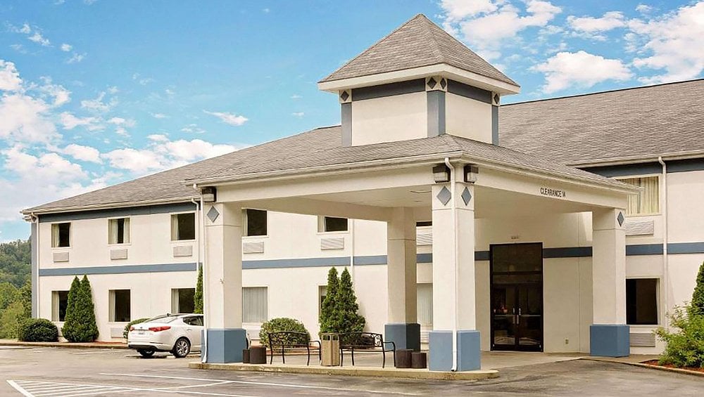 1613 West Main St, West Liberty, KY 41472