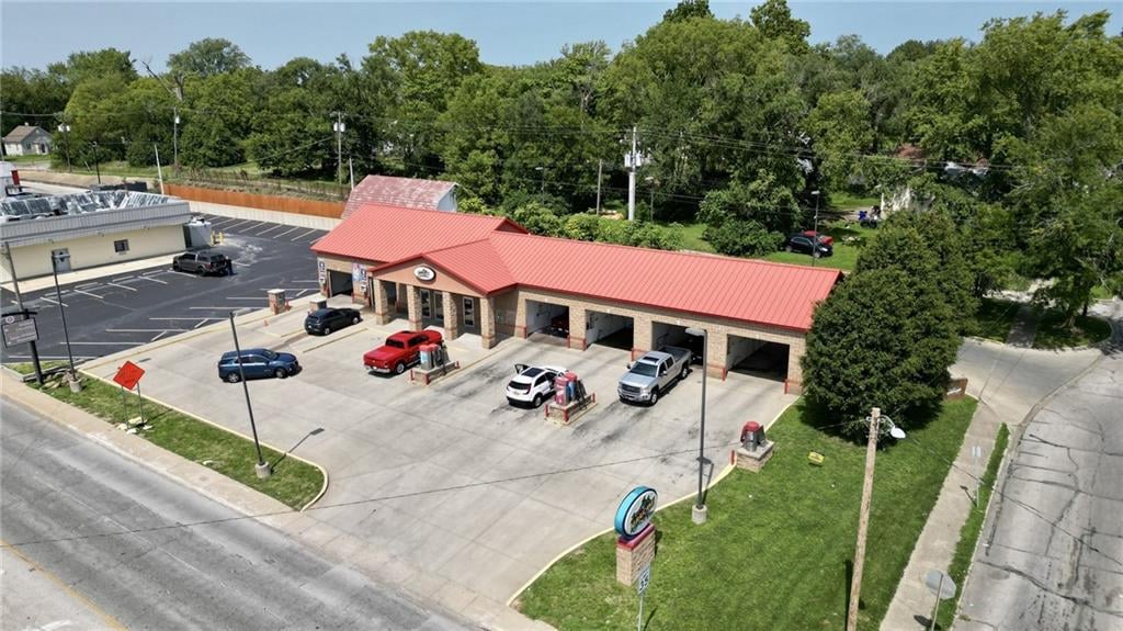 1004 W Eldorado St, Decatur, IL 62522