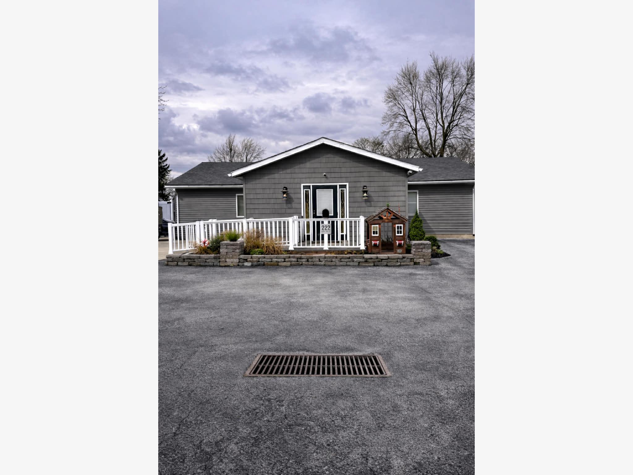 222 Center St, Findlay, OH 45840