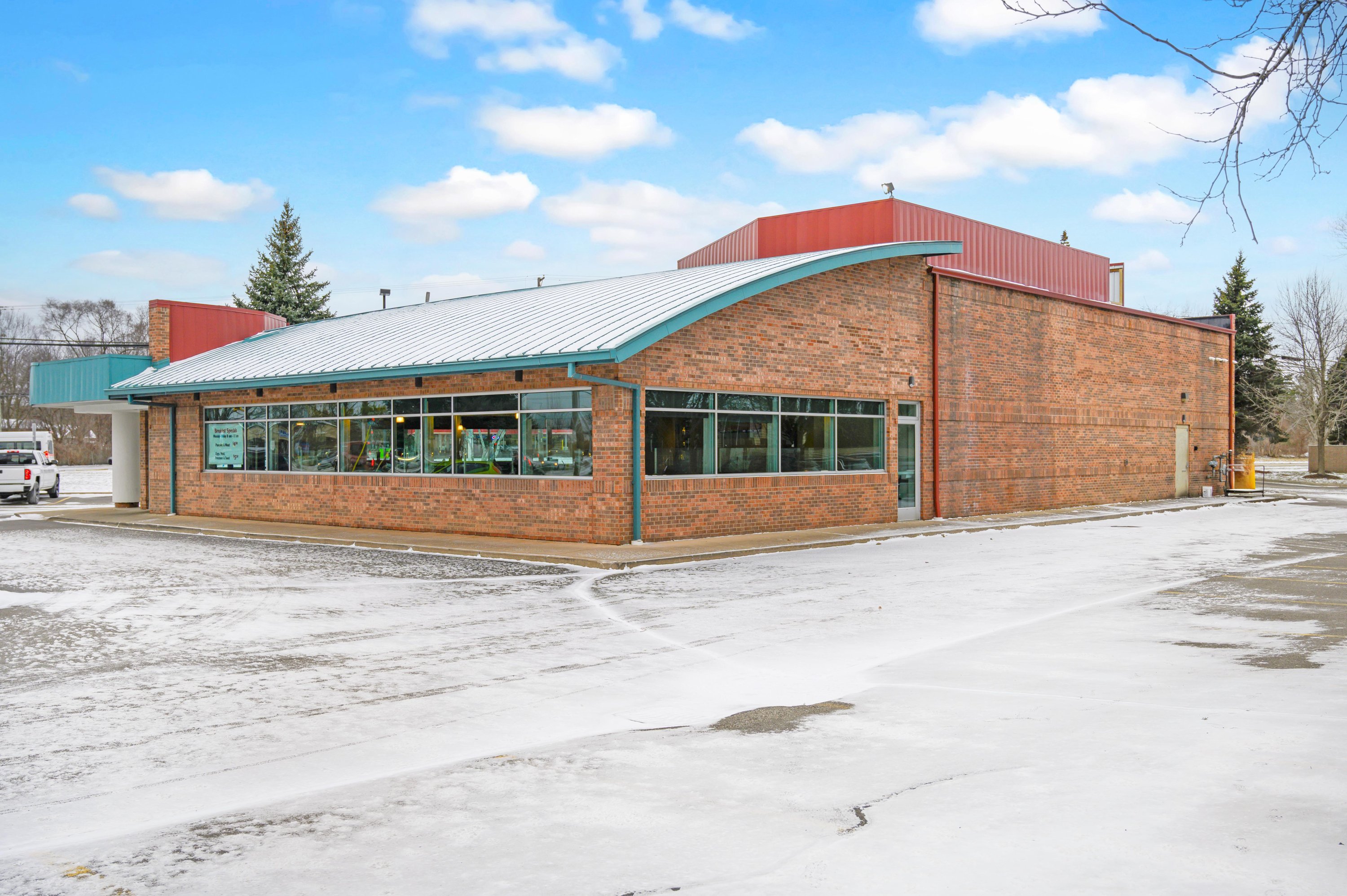53100 Gratiot Ave, New Baltimore, MI 48051