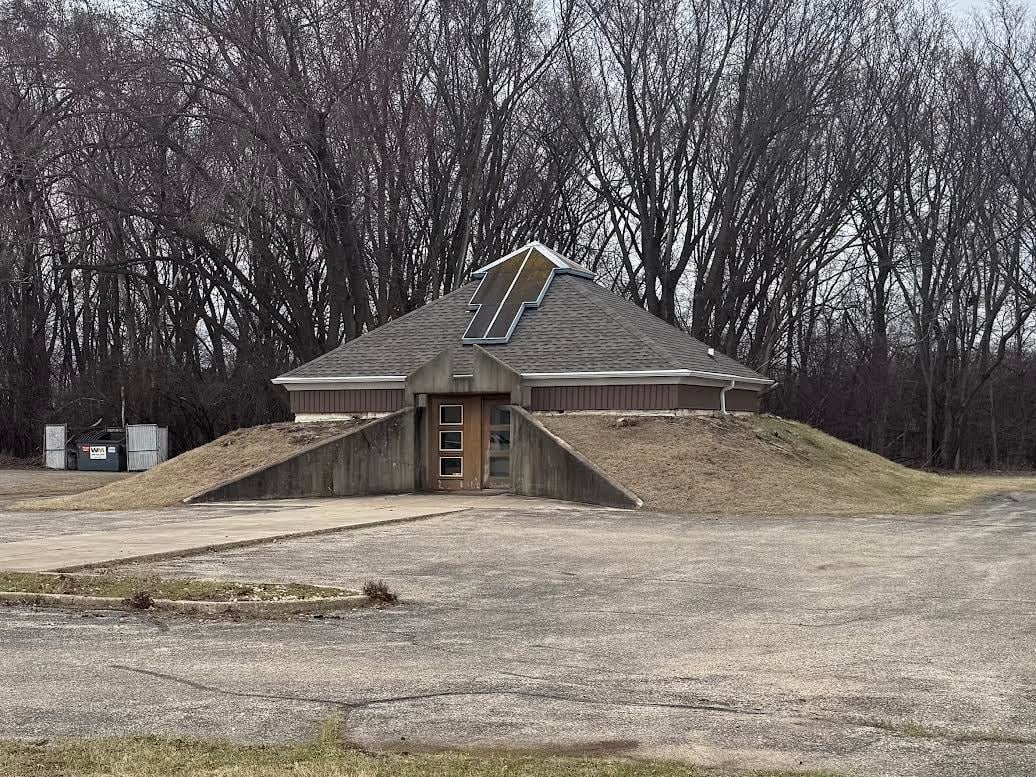 1680 Huebbe Pkwy, Beloit, WI 53511