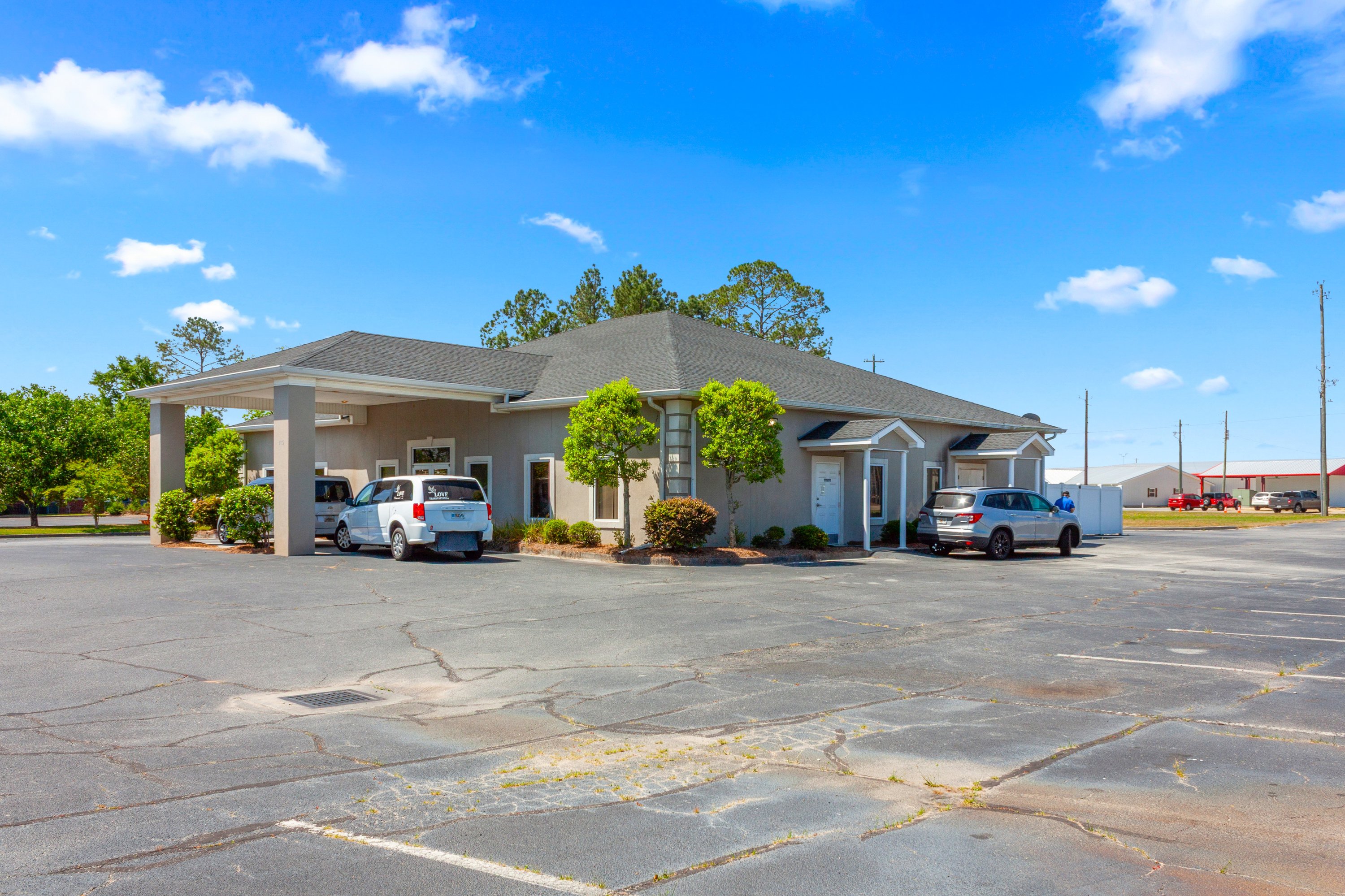 415 S Dixon St, Alma, GA 31510