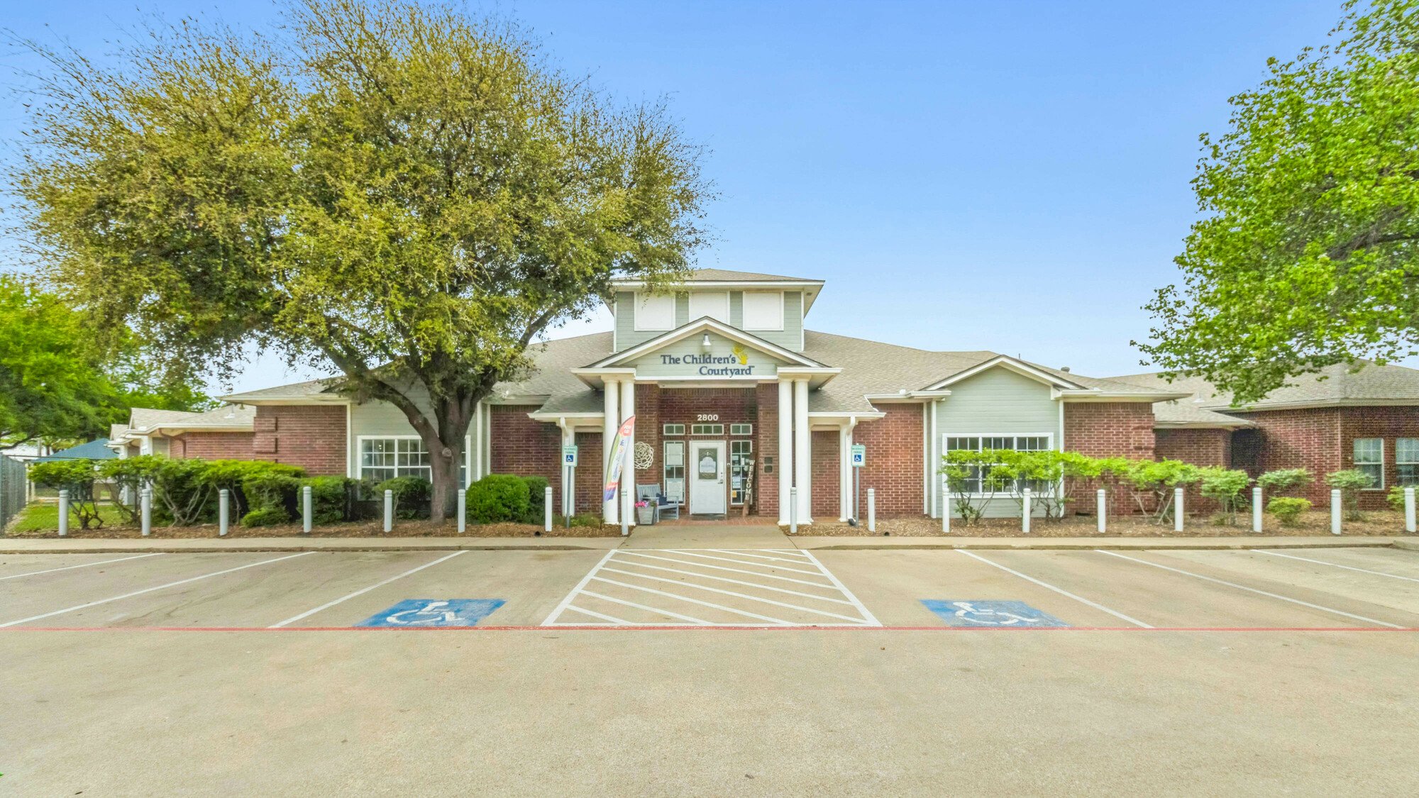 2816 Central Dr, Bedford, TX 76021