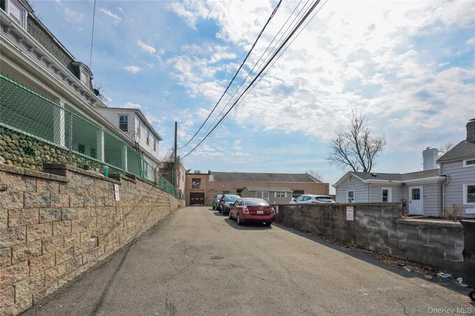3 Chestnut St, Suffern, NY 10901