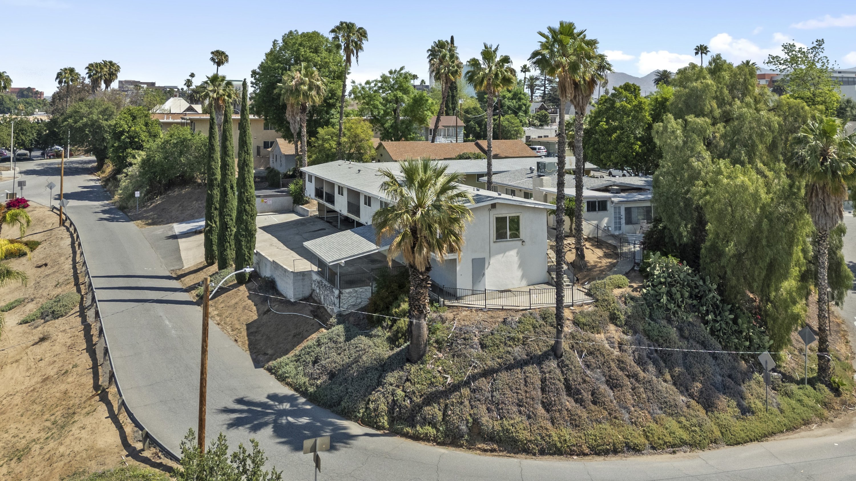 4545 Main St, Riverside, CA 92501-4109