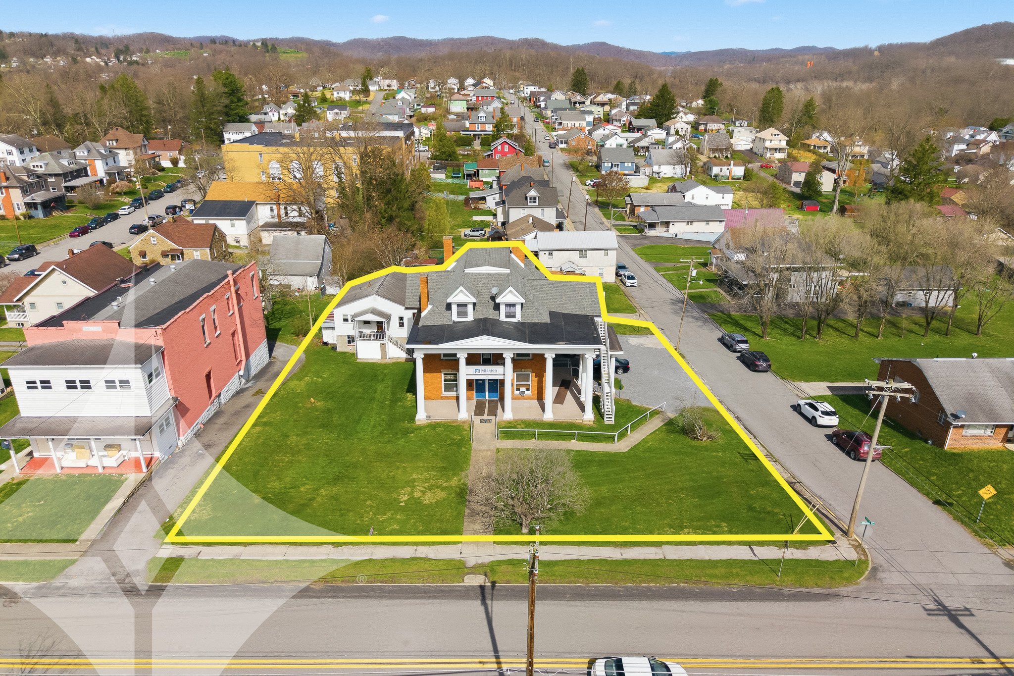 1042 Morgantown Ave, Fairmont, WV 26554-4357