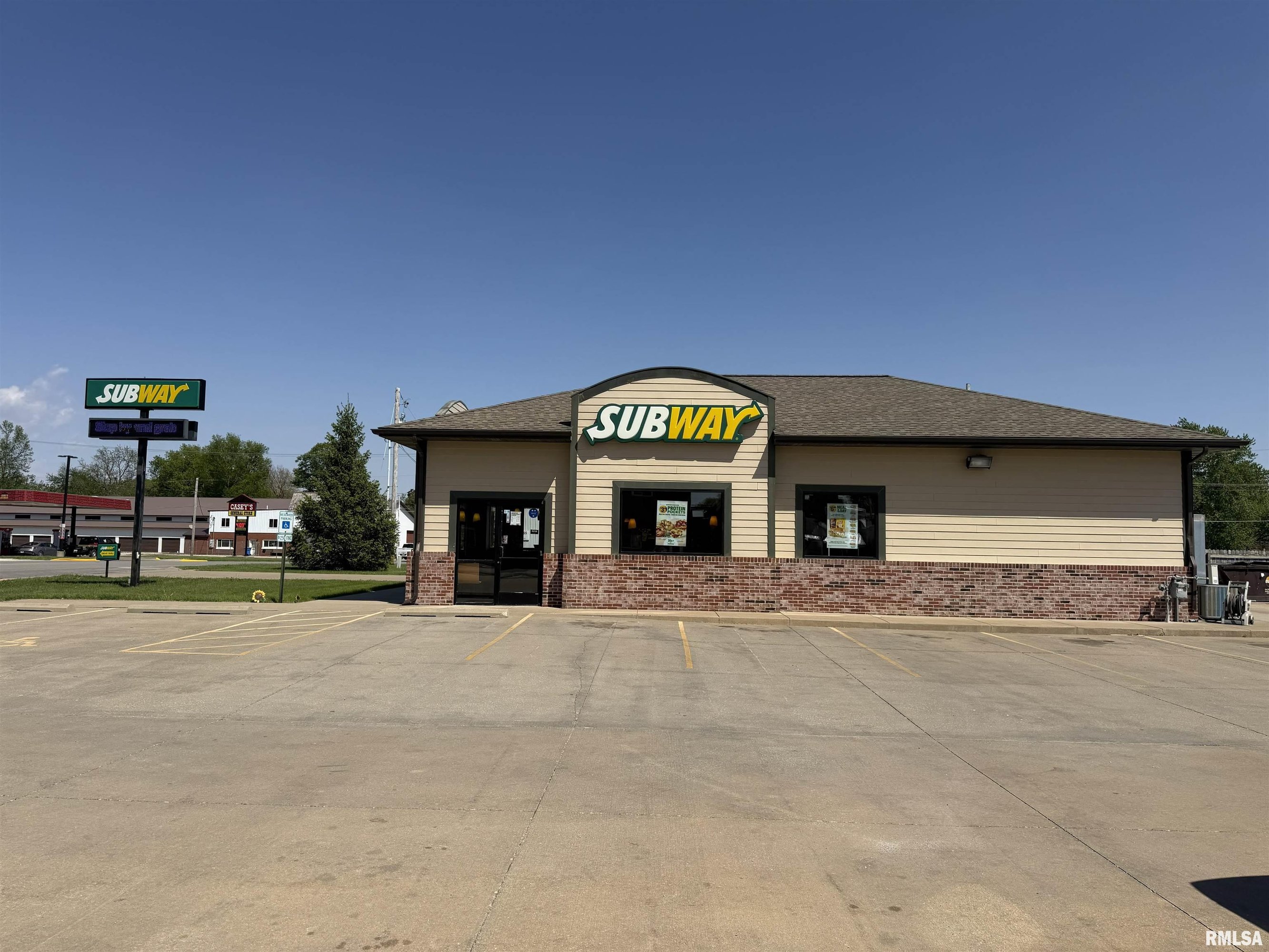 201 E Chestnut St, Mason City, IL 62644