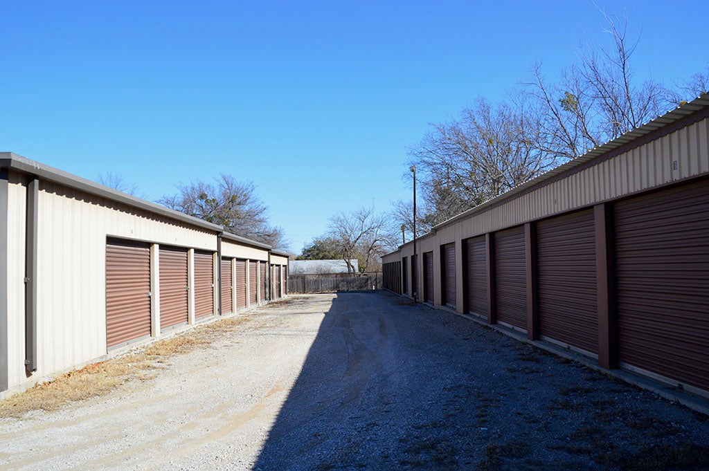 1211 East Tarrant St, Bowie, TX 76230
