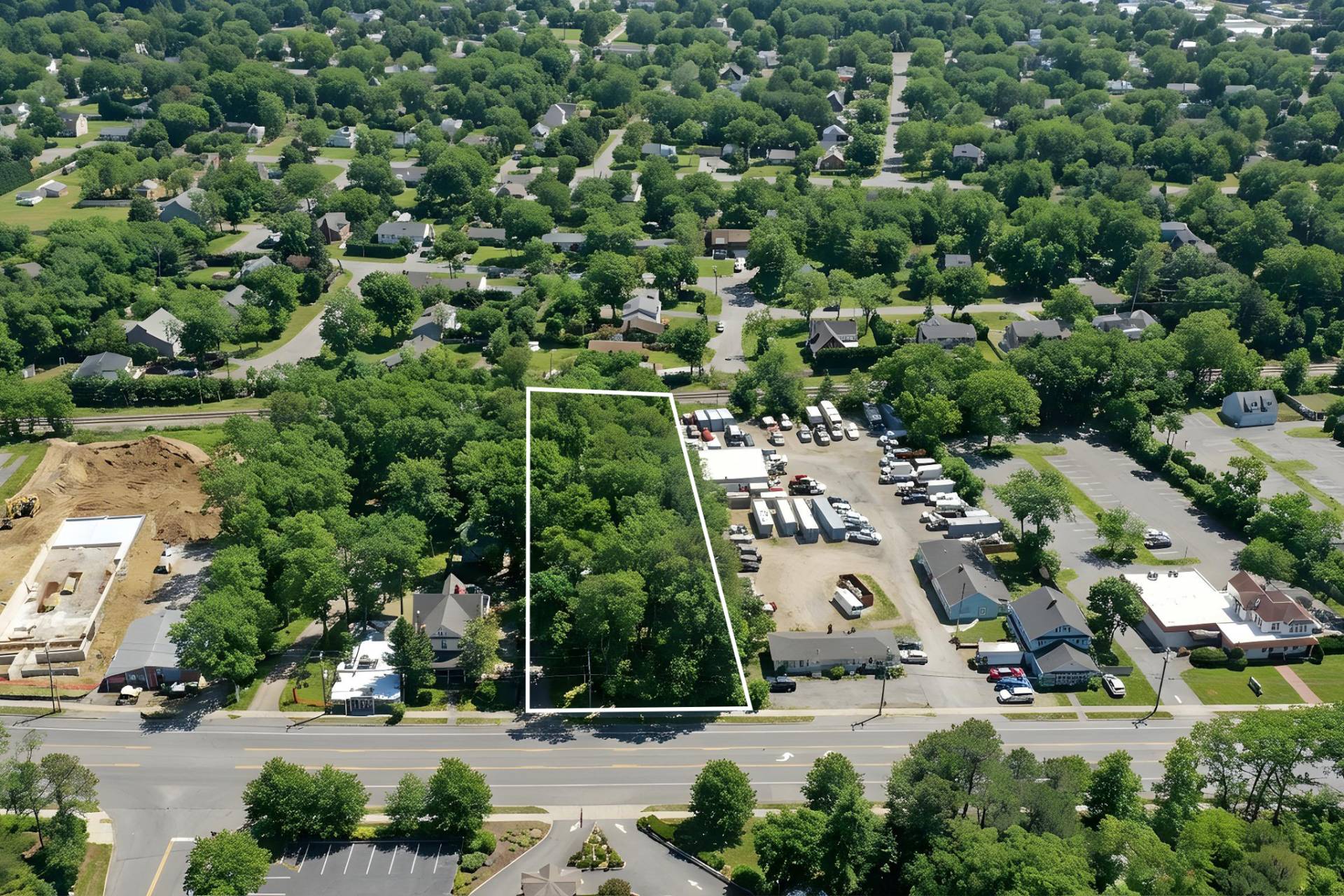 110 E Montauk Hwy, Hampton Bays, NY 11946