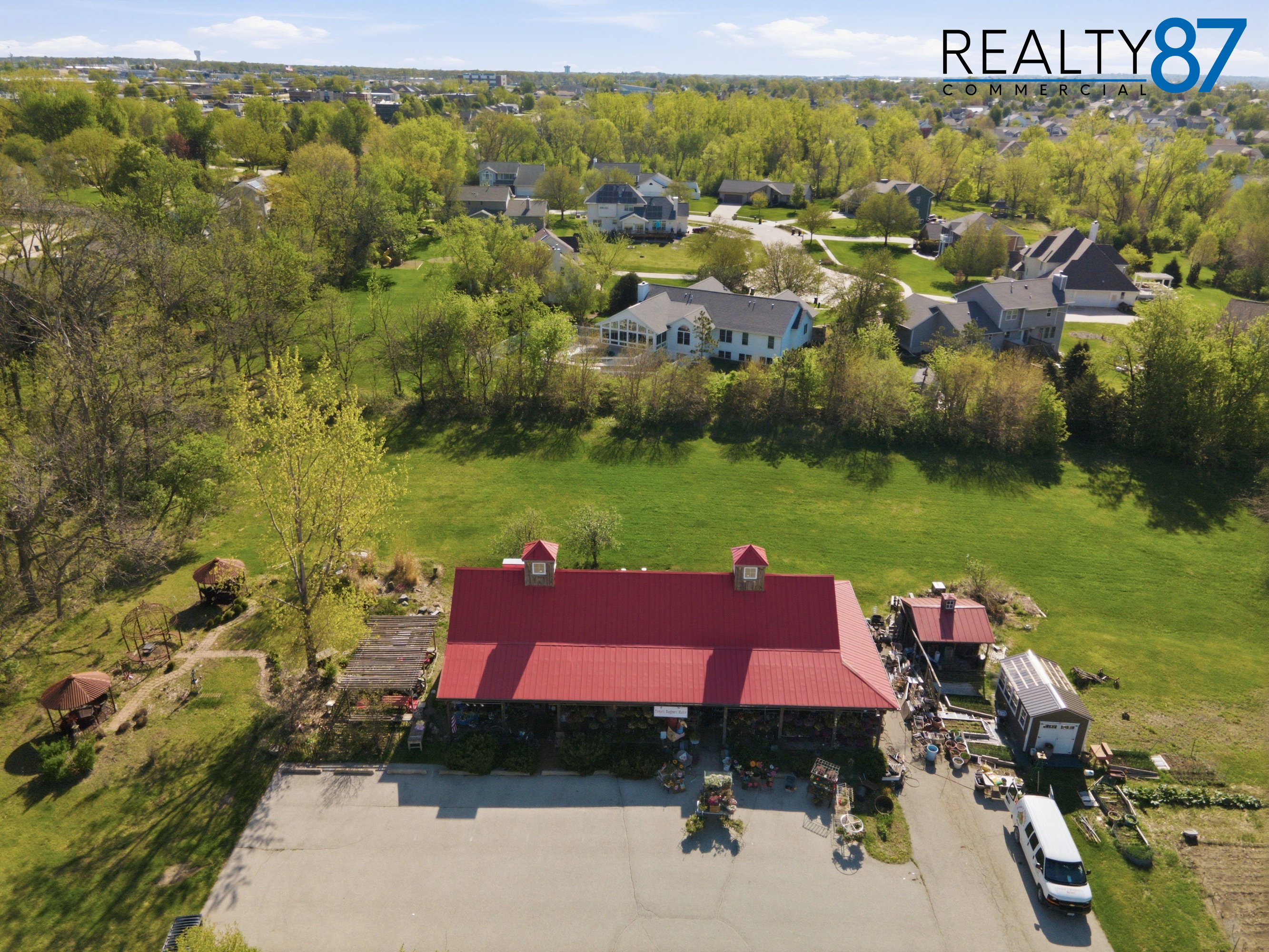 495 Miller Rd, Hiawatha, IA 52233