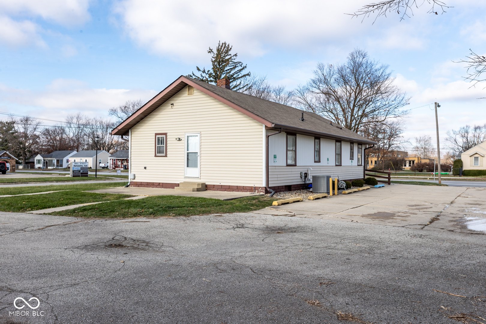 417 38Th St, Anderson, IN 46013