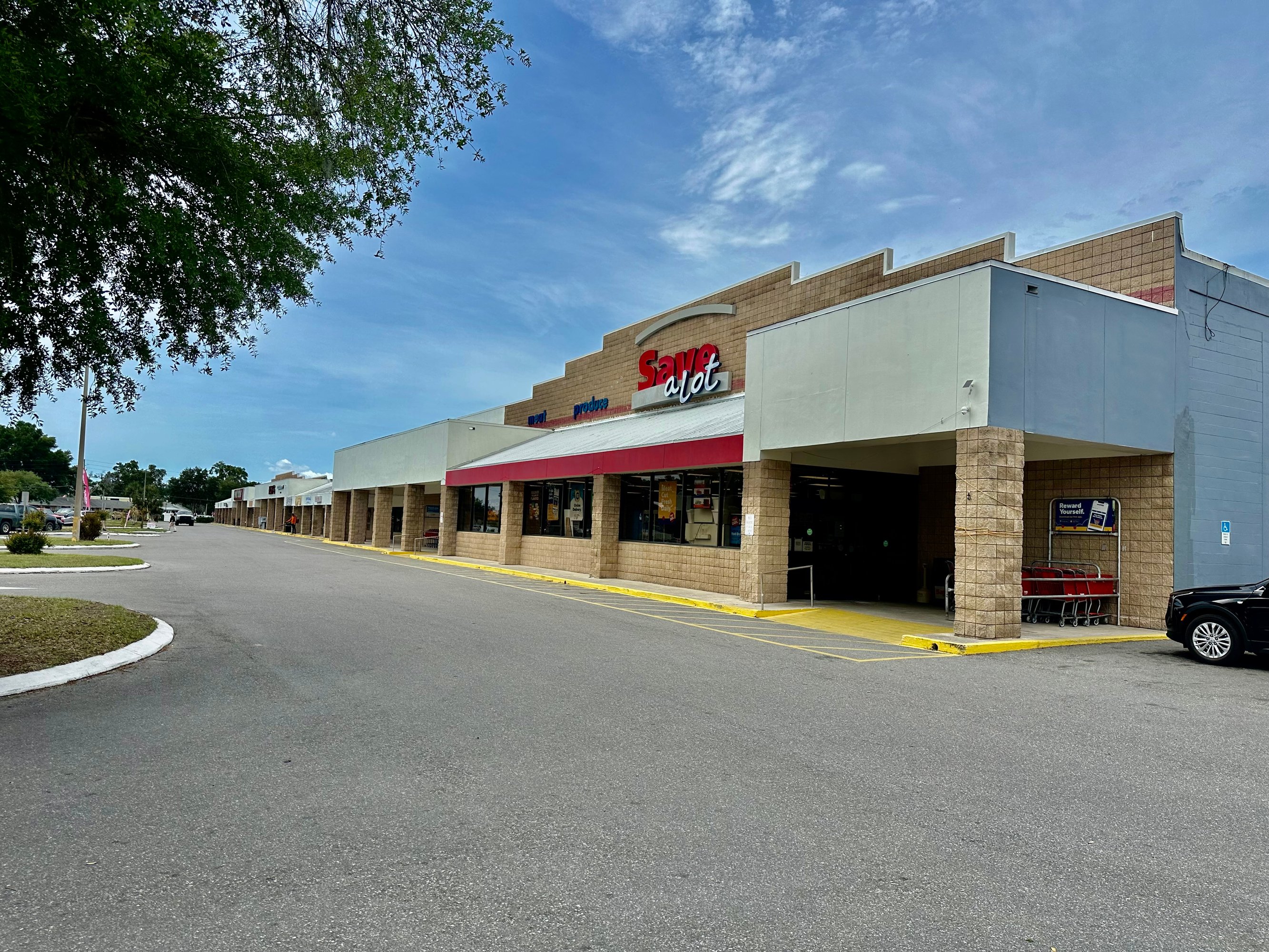 911 North Central Ave, Umatilla, FL 32784