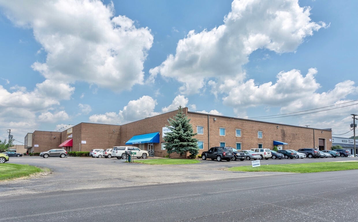 7584 Whipple Ave Northwest, North Canton, OH 44720