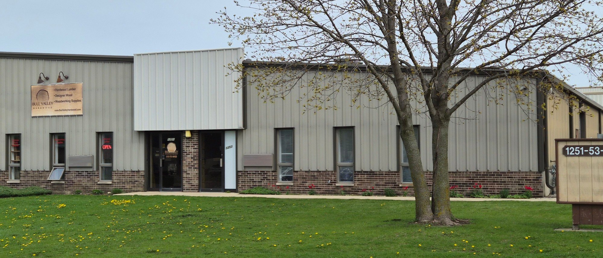 1253 Cobblestone Way, Woodstock, IL 60098
