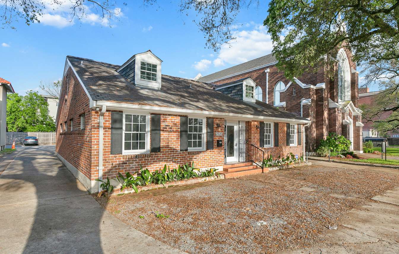 2520 Napoleon Ave, New Orleans, LA 70115