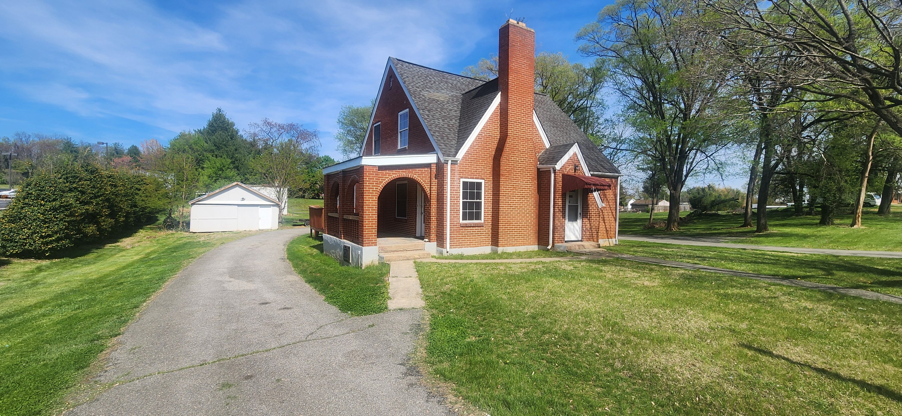 5335 Airport Rd Northwest, Roanoke, VA 24012