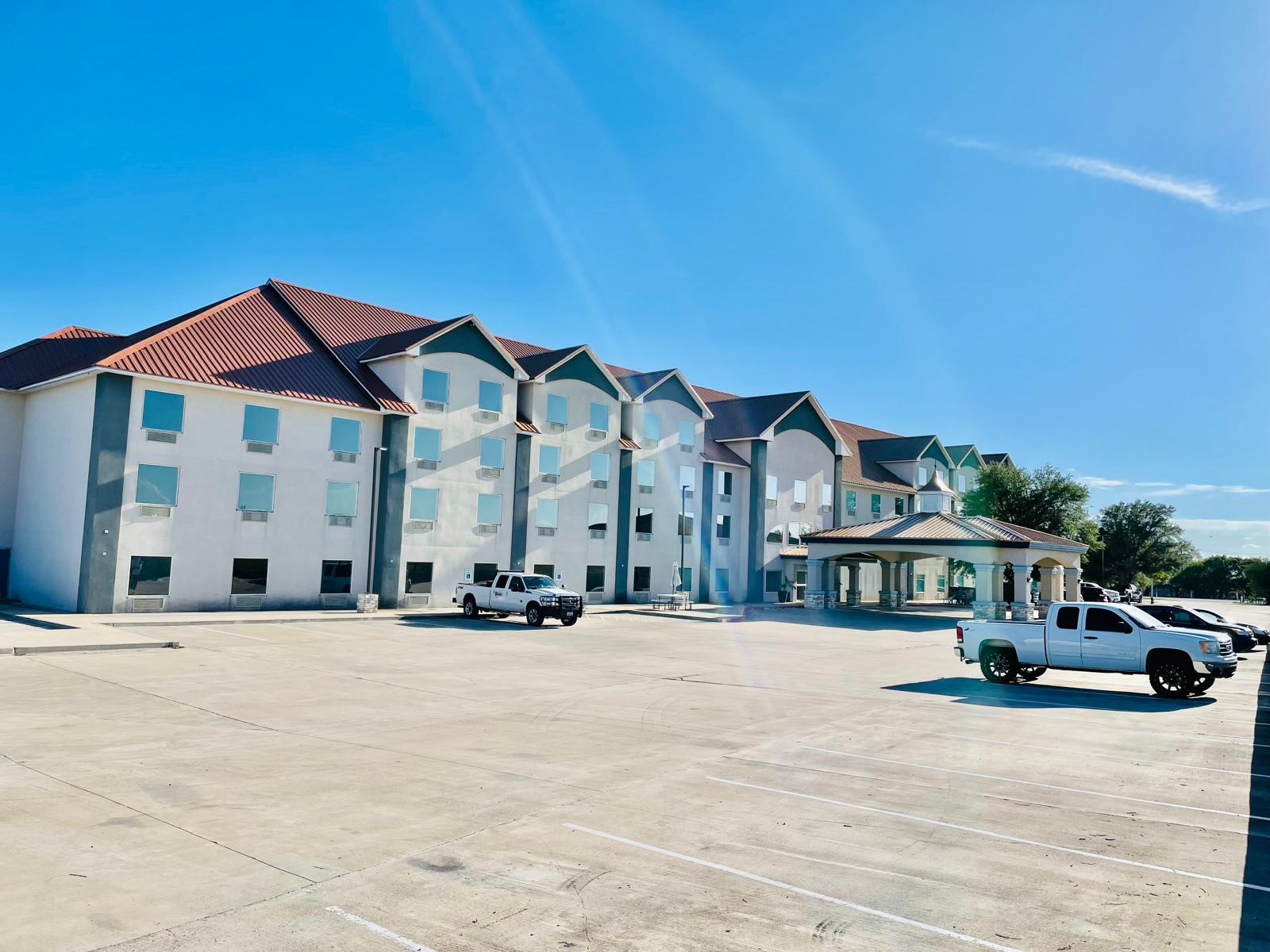 2127 North Esplanade St, Cuero, TX 77954