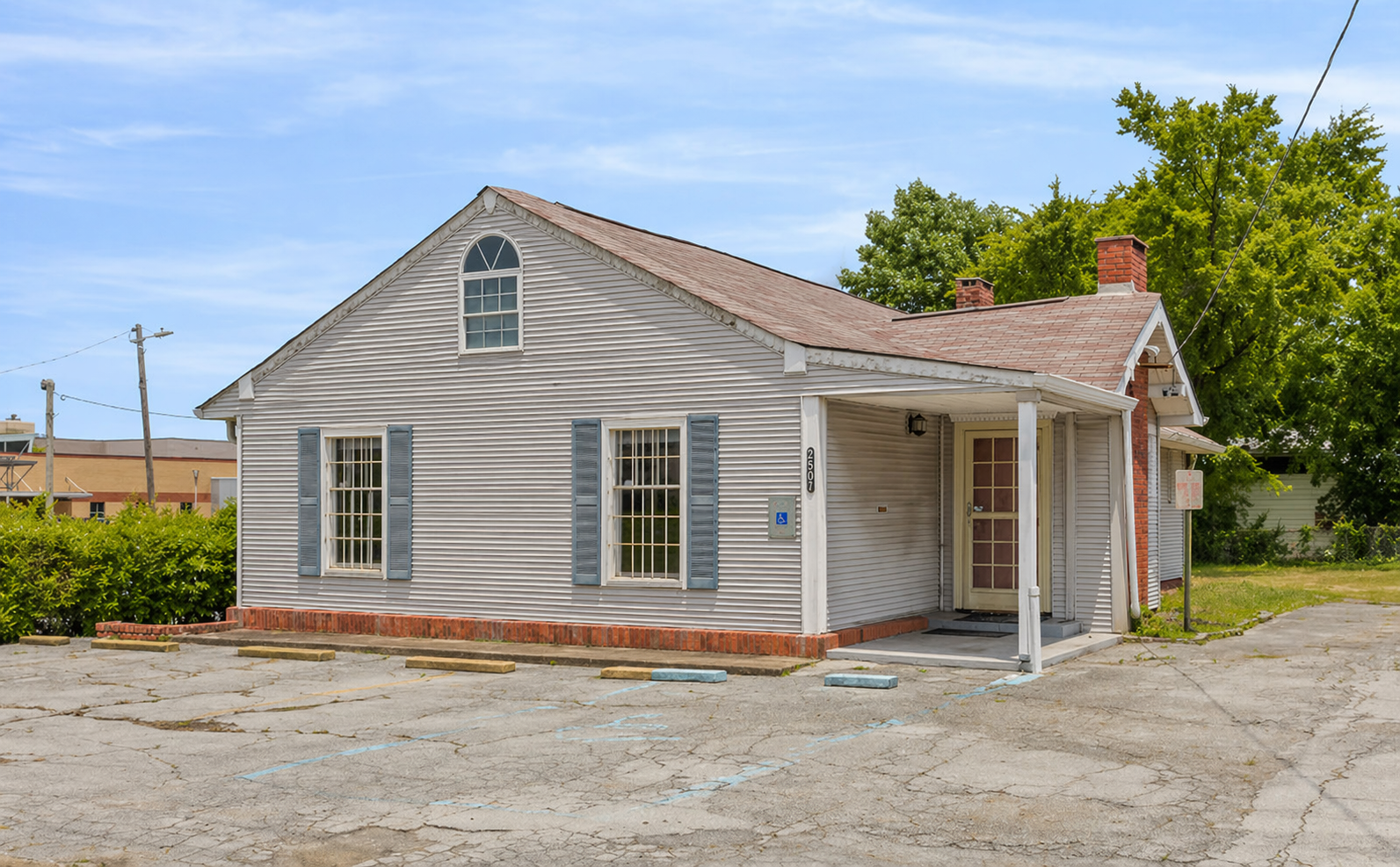2507 Mccallie Ave, Chattanooga, TN 37404-3304