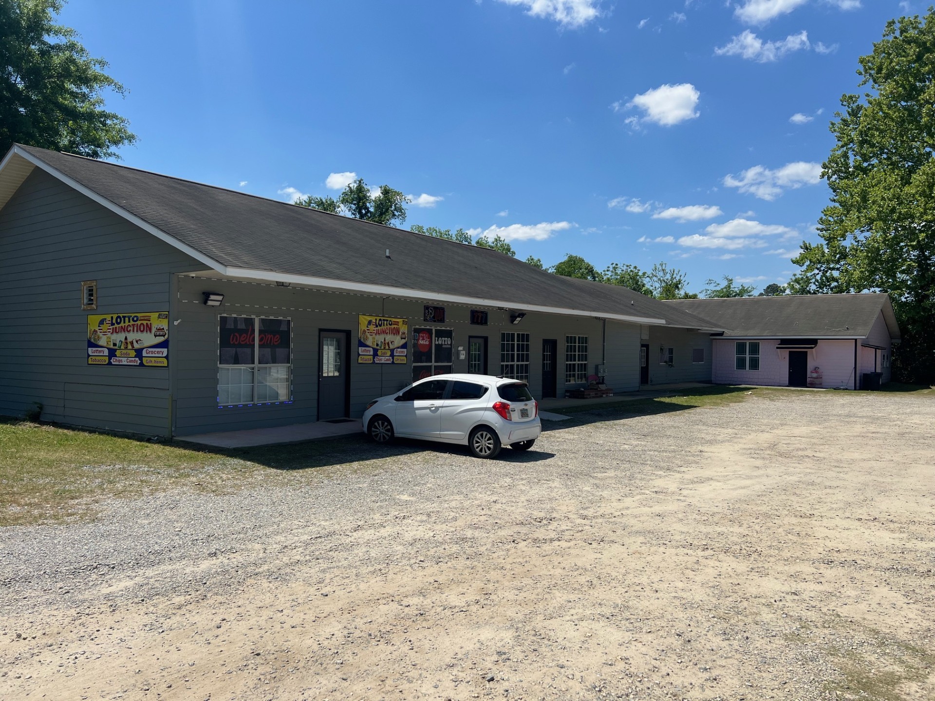 8 Mashburn St, Hawkinsville, GA 31036