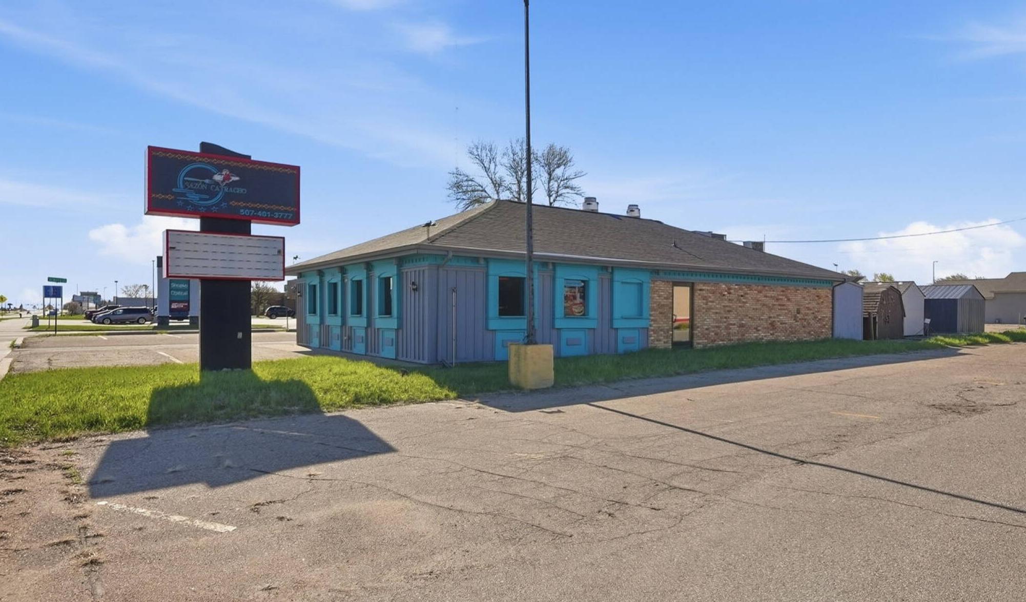 1404 E College Dr, Marshall, MN 56258